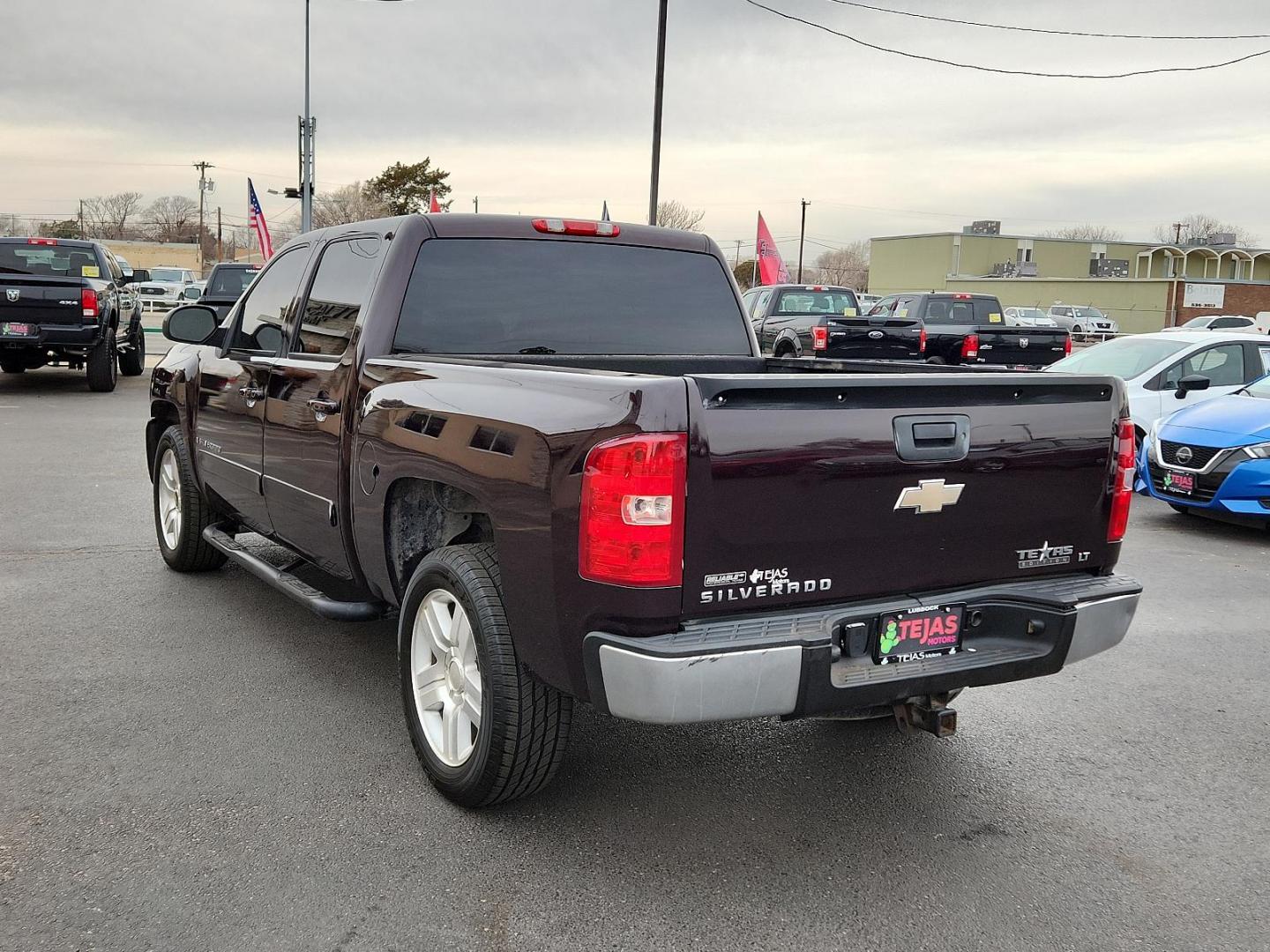 2008 PURPLE Chevrolet Silverado 1500 LT w/1LT (2GCEC13J281) with an ENGINE, VORTEC 5.3L V8 SFI WITH ACTIVE FUEL MANAGEMENT engine, located at 4110 Avenue Q, Lubbock, 79412, 33.556553, -101.855820 - Photo#2