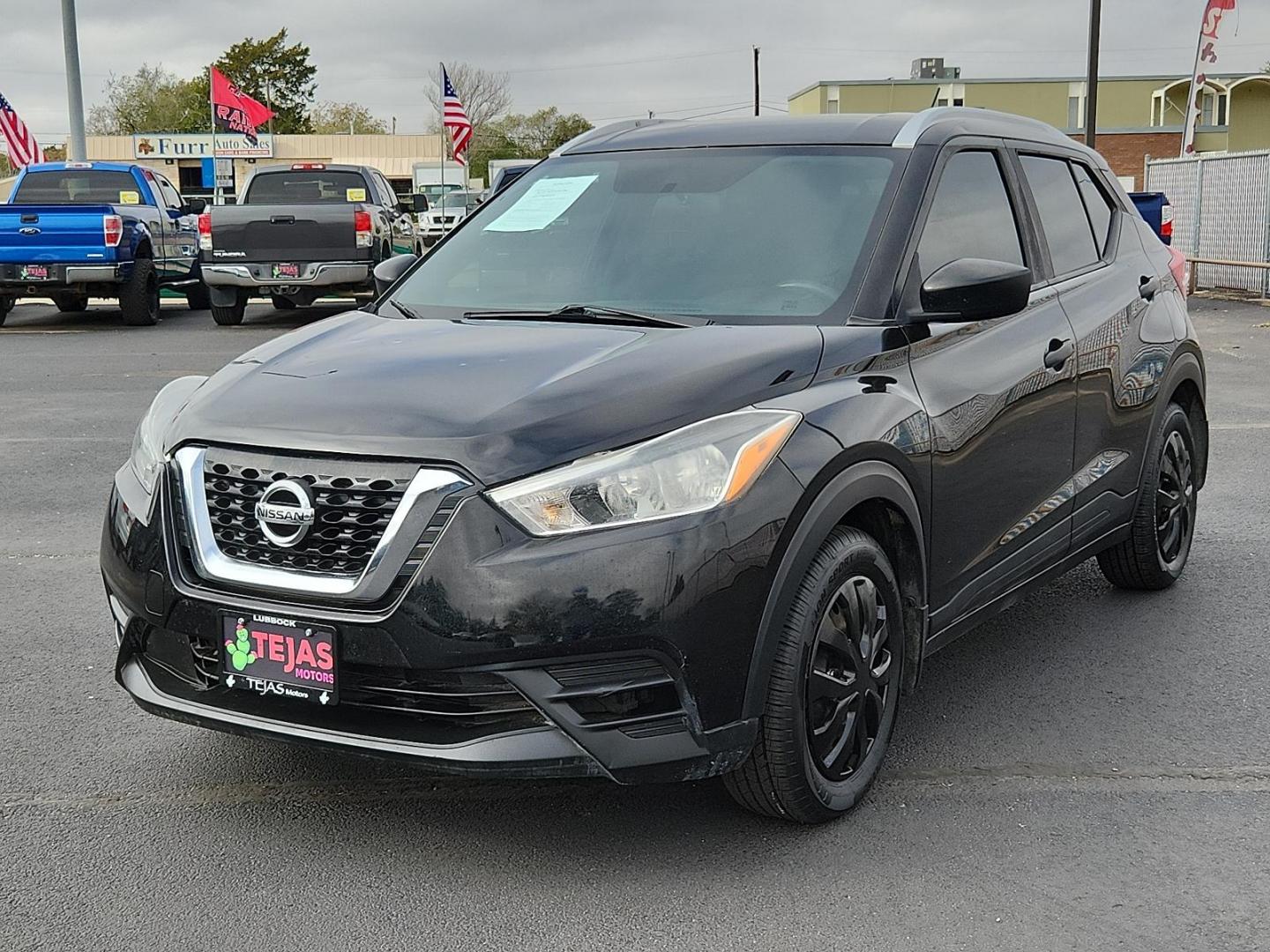 2019 Black /Grey Nissan Kicks S (3N1CP5CU7KL) with an Engine: 1.6L DOHC 16V 4-Cylinder engine, located at 4110 Avenue Q, Lubbock, 79412, 33.556553, -101.855820 - 12/04/2024 INSPECTION IN ENVELOPE GOD - Photo#4