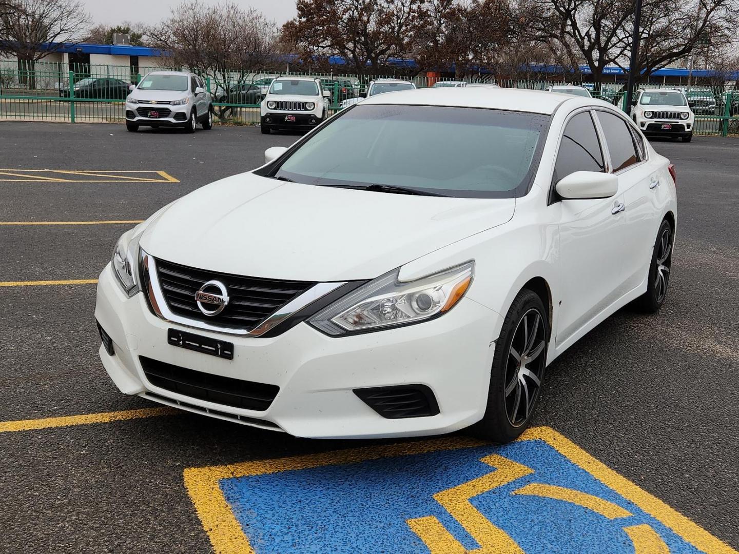 2018 Nissan Altima 2.5 S (1N4AL3AP1JC) with an Engine: 2.5L DOHC 16-Valve 4-Cylinder engine, located at 4110 Avenue Q, Lubbock, 79412, 33.556553, -101.855820 - Photo#3