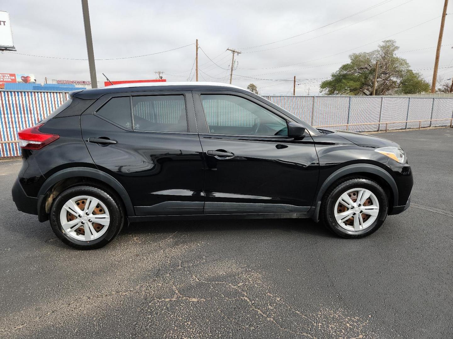 2018 Black /Grey Nissan Kicks S (3N1CP5CU3JL) with an Engine: 1.6L DOHC 16V 4-Cylinder engine, located at 4110 Avenue Q, Lubbock, 79412, 33.556553, -101.855820 - Photo#1