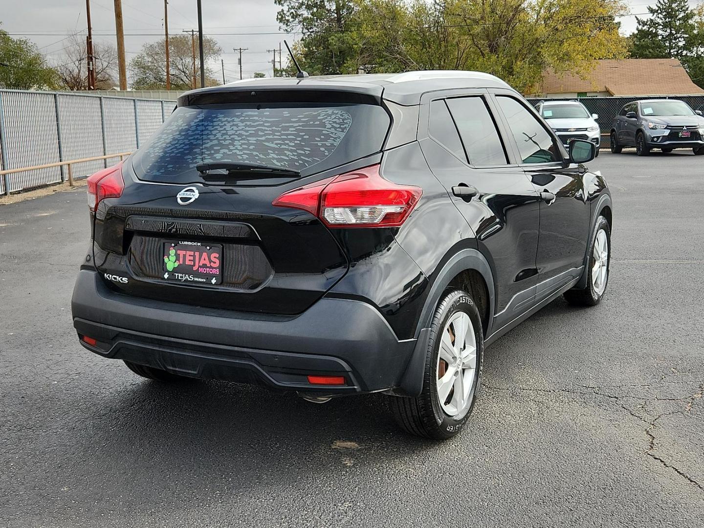 2018 Black /Grey Nissan Kicks S (3N1CP5CU3JL) with an Engine: 1.6L DOHC 16V 4-Cylinder engine, located at 4110 Avenue Q, Lubbock, 79412, 33.556553, -101.855820 - Photo#2