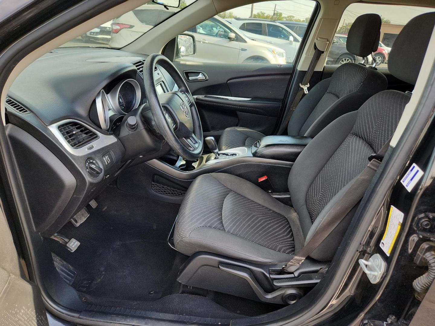 2018 Pitch Black Clearcoat - PX8 /Black - E5X9 Dodge Journey SE (3C4PDCAB9JT) with an ENGINE: 2.4L I4 DOHC 16V DUAL VVT engine, located at 4110 Avenue Q, Lubbock, 79412, 33.556553, -101.855820 - Photo#6