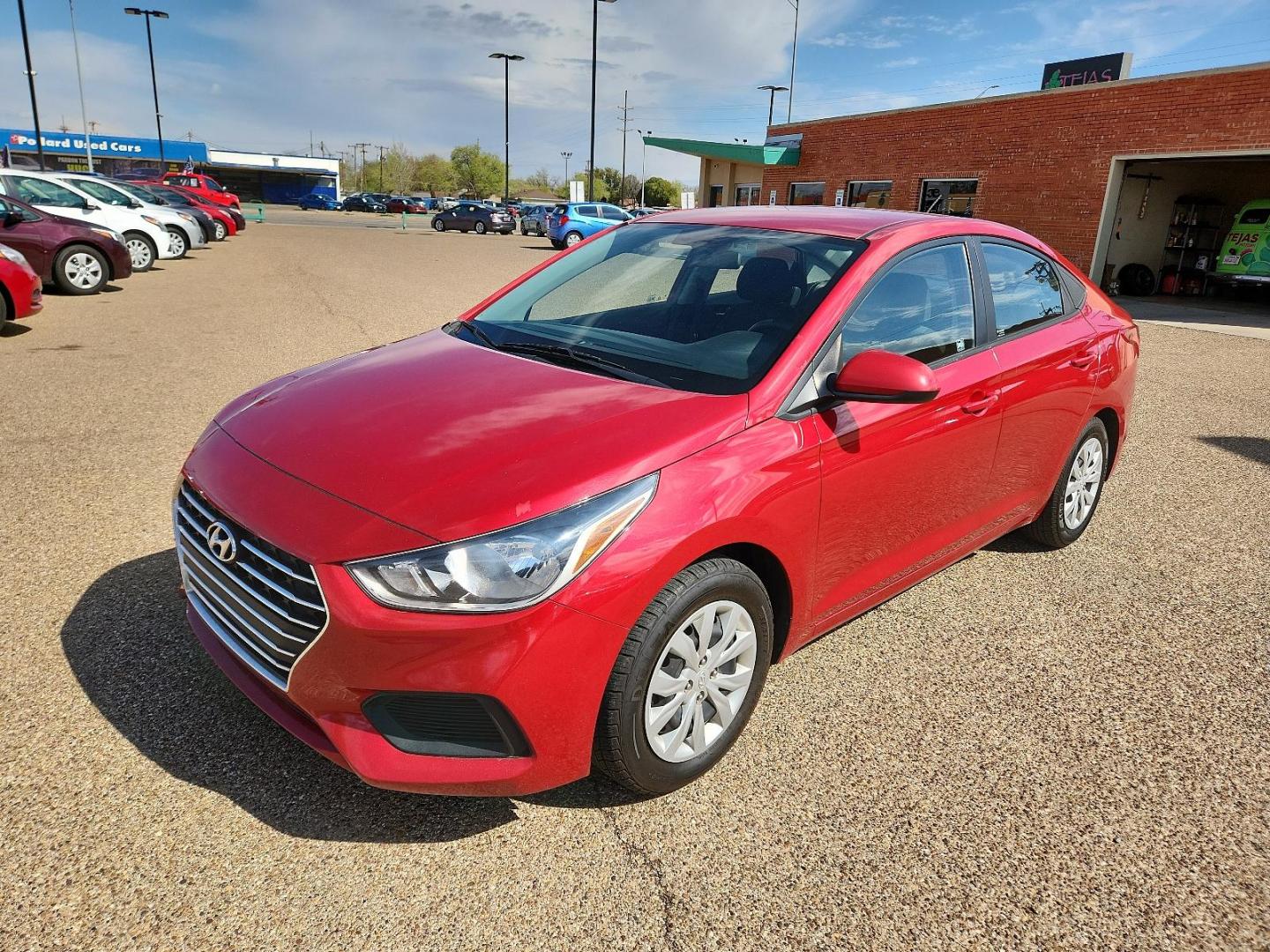 2020 RED Hyundai Accent SE (3KPC24A62LE) with an Engine: 1.6L DOHC DPI I4 w/CVVT -inc: Dual Continuously Variable Valve Timing (D-CVVT) engine, located at 4110 Avenue Q, Lubbock, 79412, 33.556553, -101.855820 - 03/09/2024 INSPECTION IN ENVELPE GOD 03/23/2024 KEY IN ENVELOPE GOD - Photo#3