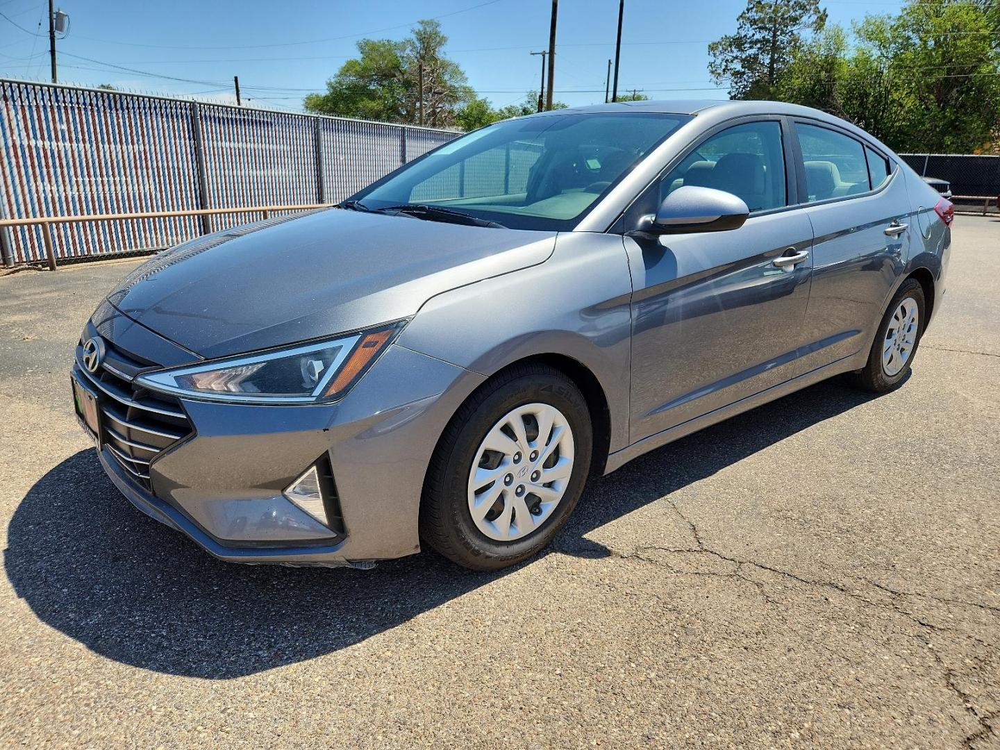 2019 GRAY /Grey Hyundai Elantra SE (5NPD74LFXKH) with an Engine: 2.0L DOHC 16V 4-Cylinder D-CVVT MPI engine, located at 4110 Avenue Q, Lubbock, 79412, 33.556553, -101.855820 - 04/25/2024 inspection in envelope god - Photo#1