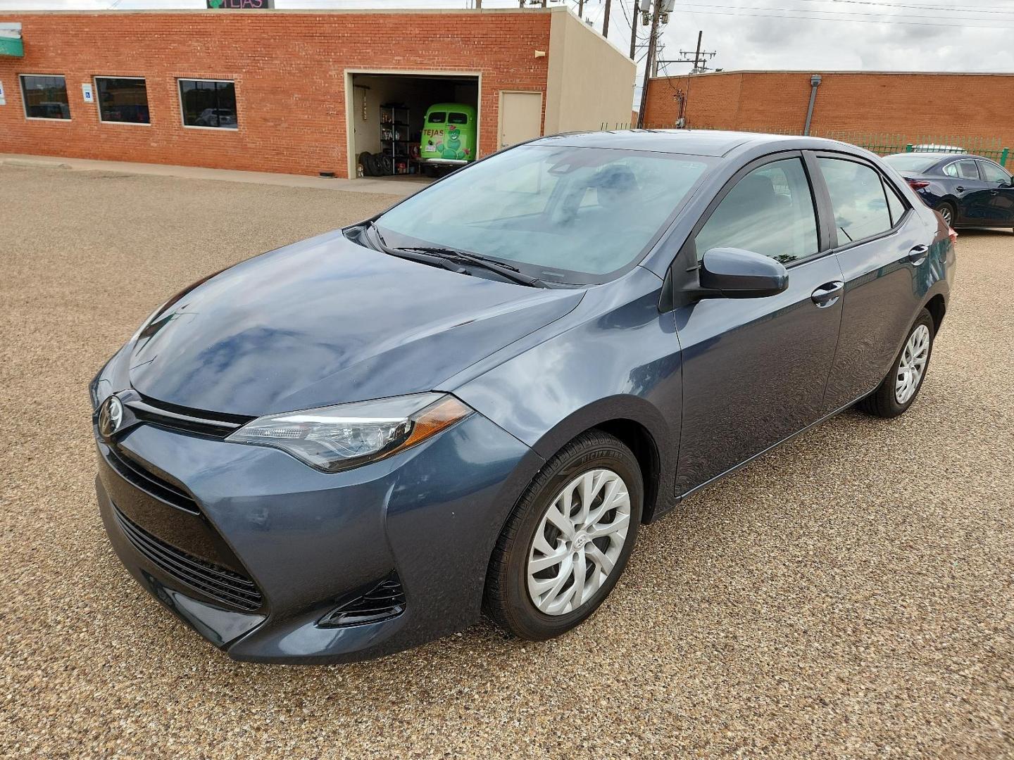 2019 GRAY Toyota Corolla LE (5YFBURHE0KP) with an Engine: 1.8L I-4 DOHC Dual VVT-i engine, located at 4110 Avenue Q, Lubbock, 79412, 33.556553, -101.855820 - 05/21/2024 KEY IN ENVELOPE GOD - Photo#3