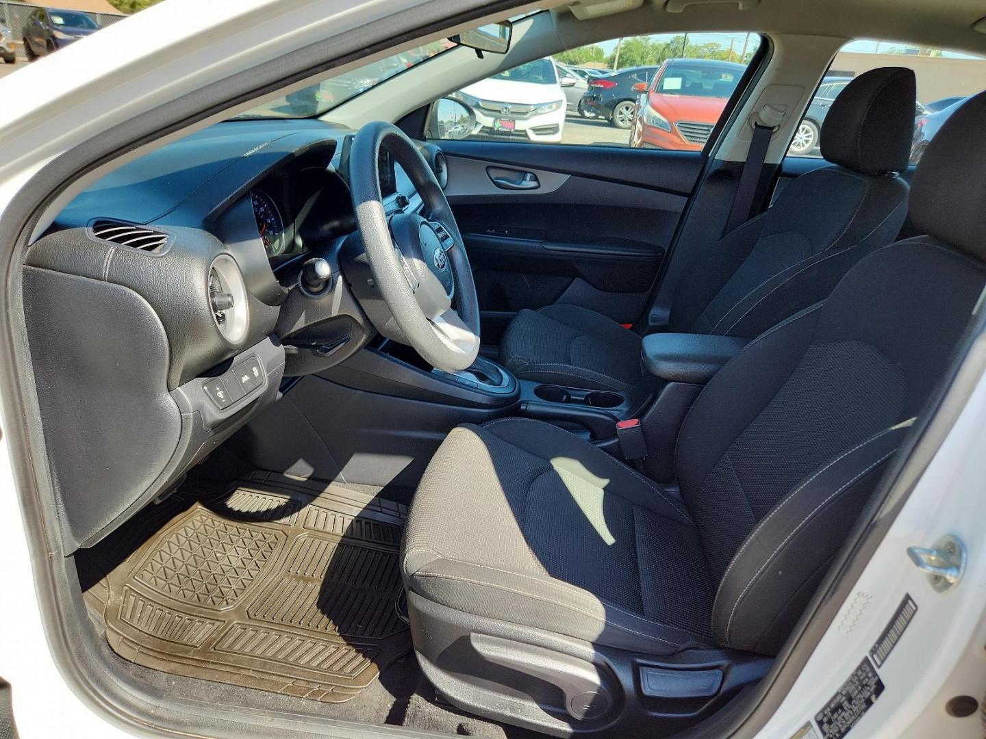 2020 WHITE Kia Forte LXS (3KPF24ADXLE) with an Engine: 2.0L 4-Cylinder MPI 16V DOHC w/Dual CVVT engine, located at 4110 Avenue Q, Lubbock, 79412, 33.556553, -101.855820 - 05/31/2024 INSPECTION OIN ENVELOPE GOD 06/07/2024KEY IN ENVELOPE GOD - Photo#6