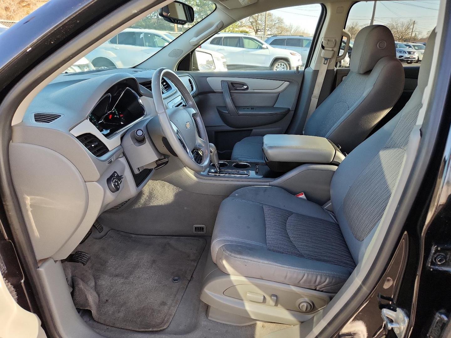 2017 BLACK Chevrolet Traverse LT (1GNKRHKD4HJ) with an ENGINE, 3.6L SIDI V6 engine, located at 4110 Avenue Q, Lubbock, 79412, 33.556553, -101.855820 - 12/26/2024 KEY AND INSPECTION IN ENVELOPE GOD - Photo#6