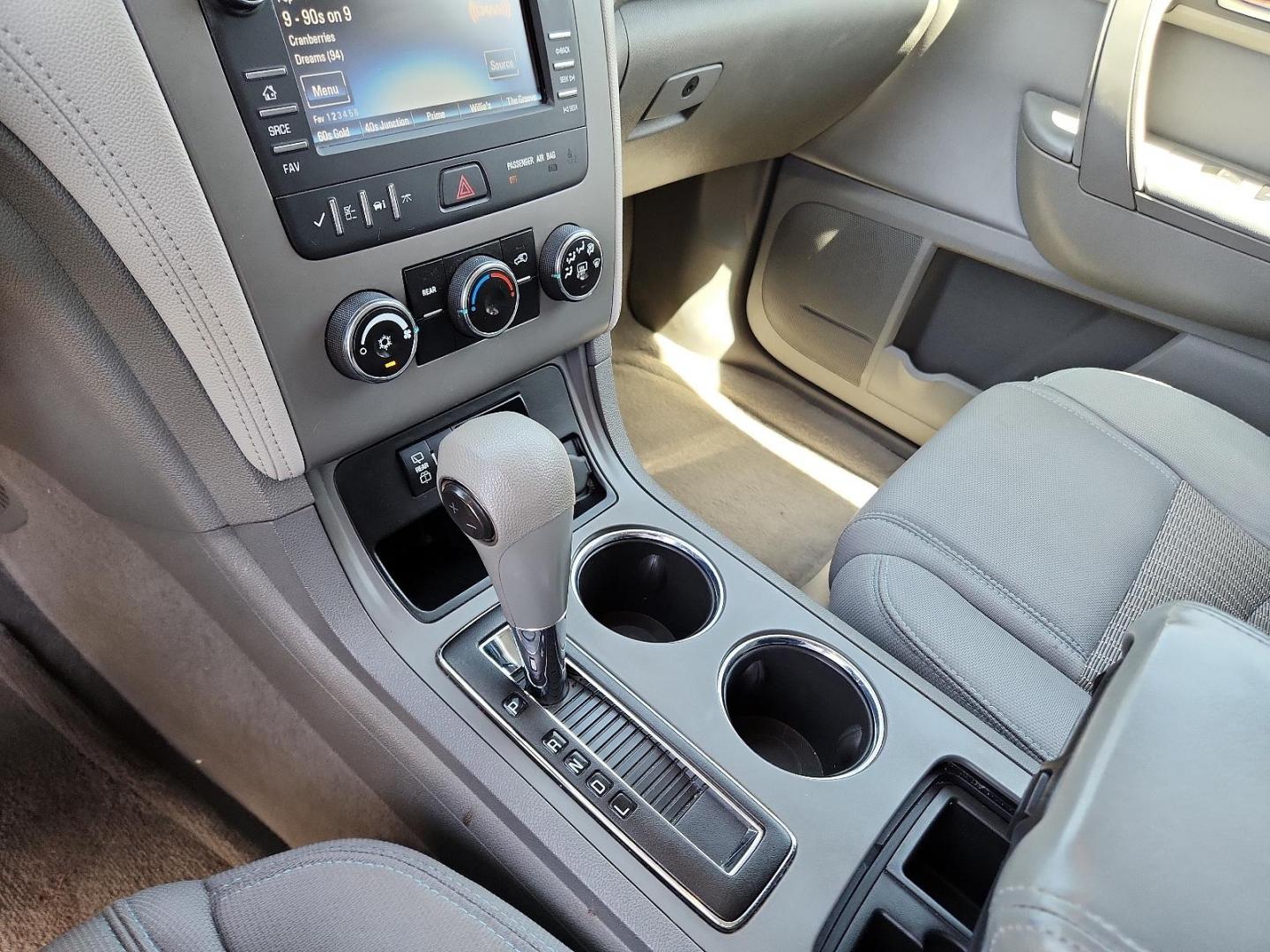 2015 SILVER Chevrolet Traverse LS (1GNKRFED8FJ) with an ENGINE, 3.6L SIDI V6 engine, located at 4110 Avenue Q, Lubbock, 79412, 33.556553, -101.855820 - 06/14/2024INSPECTION IN ENVELOPE GOD 06/25/2024 key in envelope god - Photo#11