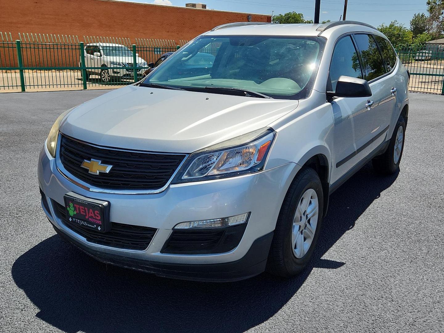 2015 SILVER Chevrolet Traverse LS (1GNKRFED8FJ) with an ENGINE, 3.6L SIDI V6 engine, located at 4110 Avenue Q, Lubbock, 79412, 33.556553, -101.855820 - 06/14/2024INSPECTION IN ENVELOPE GOD 06/25/2024 key in envelope god - Photo#1