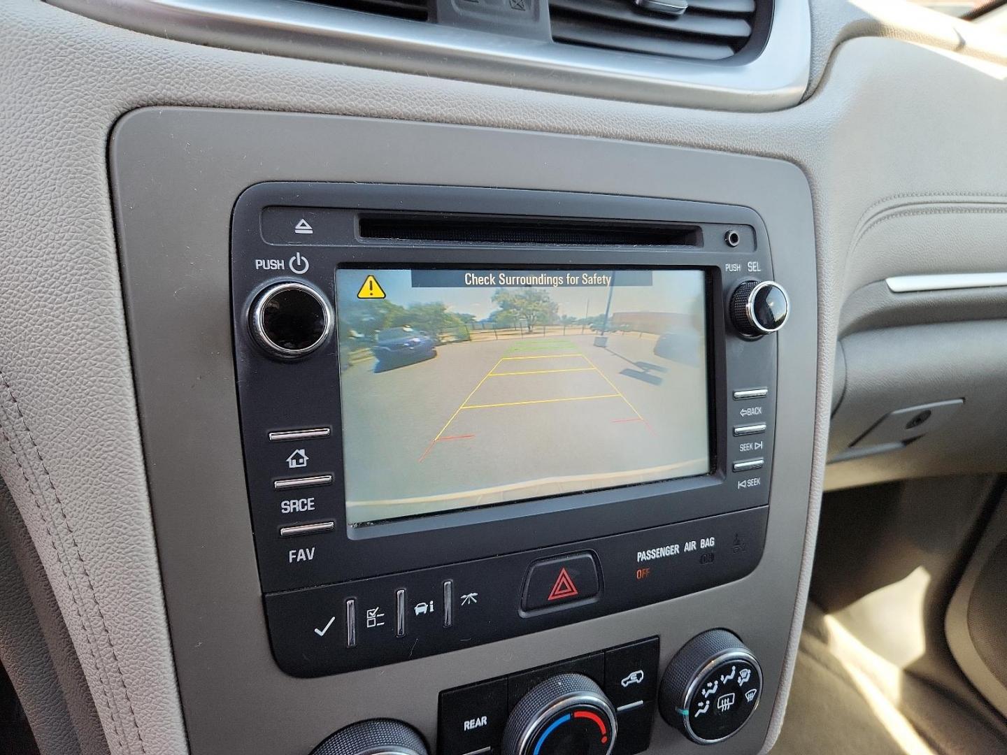 2015 SILVER Chevrolet Traverse LS (1GNKRFED8FJ) with an ENGINE, 3.6L SIDI V6 engine, located at 4110 Avenue Q, Lubbock, 79412, 33.556553, -101.855820 - 06/14/2024INSPECTION IN ENVELOPE GOD 06/25/2024 key in envelope god - Photo#7