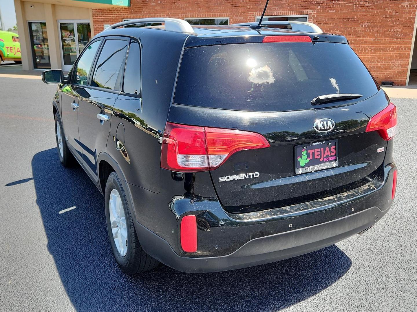 2015 BLACK Kia Sorento LX (5XYKTCA66FG) with an Engine: 2.4L I4 GDI DOHC w/Dual CVVT engine, located at 4110 Avenue Q, Lubbock, 79412, 33.556553, -101.855820 - 06/19/2024 KEY IN ENVELOPE GOD 06/29/2024 INSPECTION IN ENVELOPE GOD - Photo#2