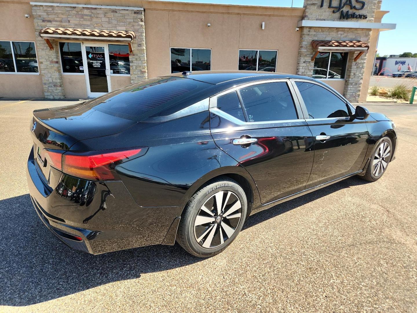 2019 BLACK Nissan Altima 2.5 S (1N4BL4BV5KN) with an Engine: 2.5L DOHC 16-Valve 4-Cylinder engine, located at 4110 Avenue Q, Lubbock, 79412, 33.556553, -101.855820 - 06/22/2024 KEY IN ENVELOPE GOD 06/29/2024 INSPECTION IN ENVELOPE GOD - Photo#1