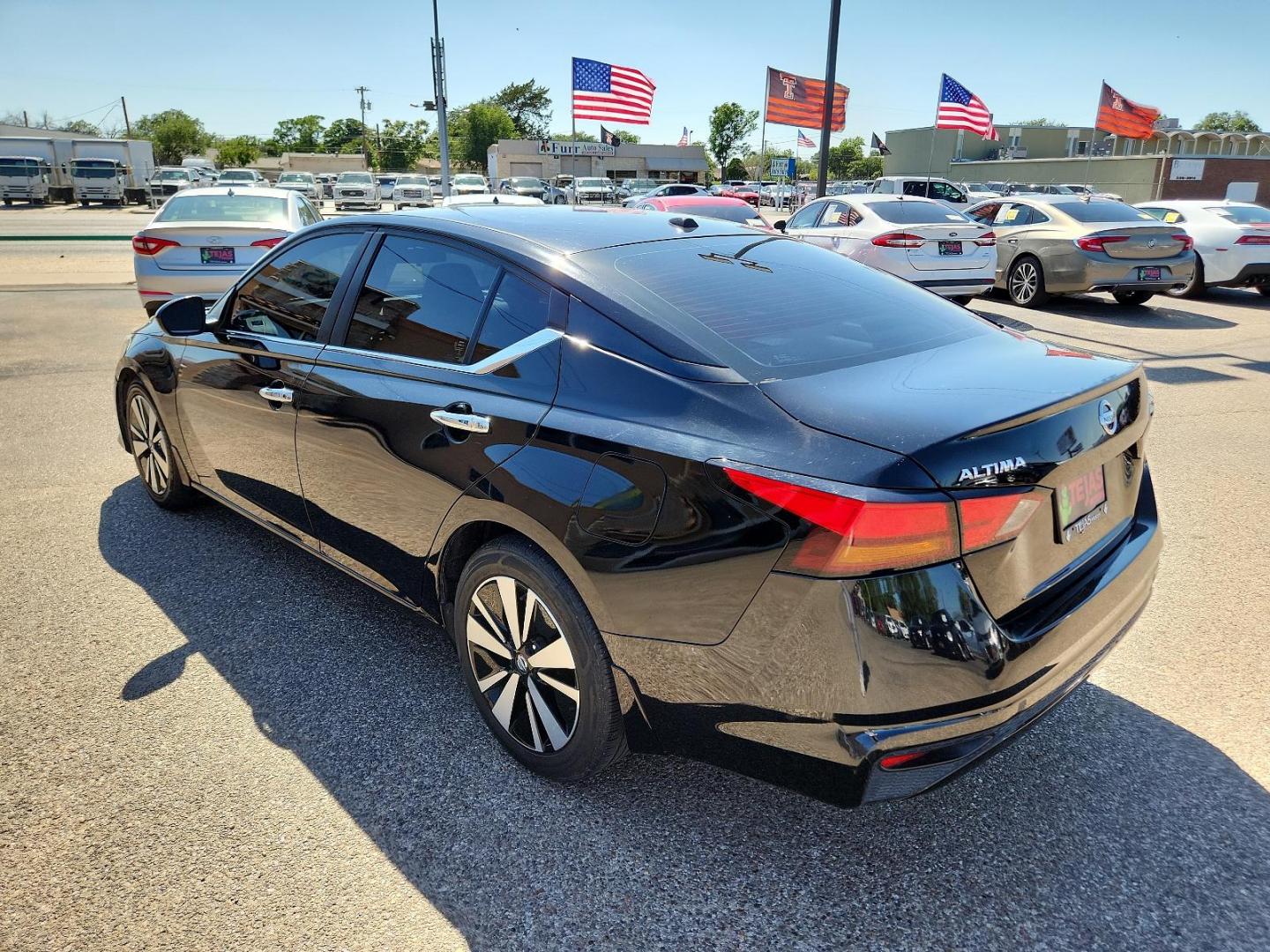 2019 BLACK Nissan Altima 2.5 S (1N4BL4BV5KN) with an Engine: 2.5L DOHC 16-Valve 4-Cylinder engine, located at 4110 Avenue Q, Lubbock, 79412, 33.556553, -101.855820 - Photo#2