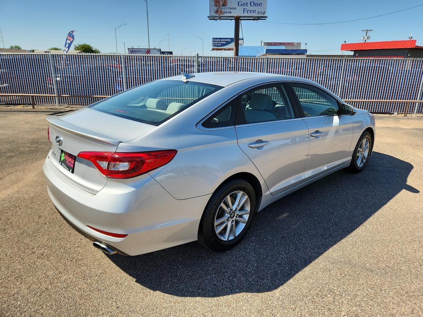 2017 SILVER Hyundai Sonata 2.4L (5NPE24AF1HH) with an Engine: 2.4L GDI 4-Cylinder engine, located at 4110 Avenue Q, Lubbock, 79412, 33.556553, -101.855820 - 06/22/2024 KEY IN ENVELOPE GOD 06/29/2024 INSPECTION IN ENVELOPE GOD - Photo#1