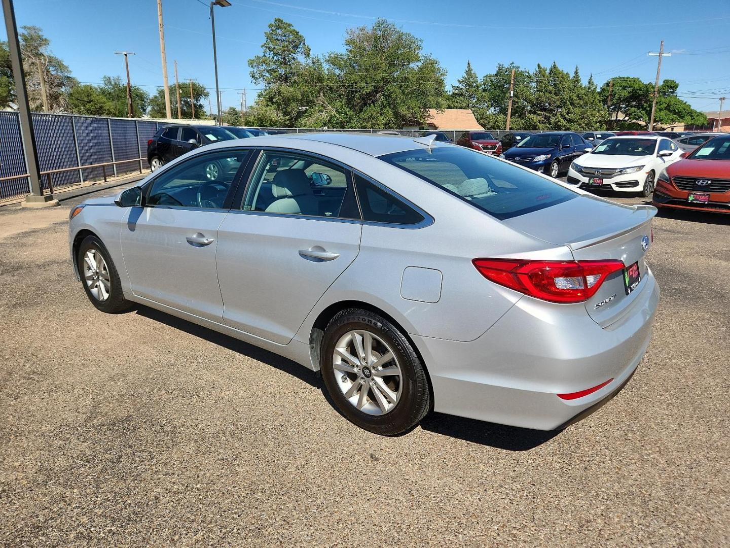 2017 SILVER Hyundai Sonata 2.4L (5NPE24AF1HH) with an Engine: 2.4L GDI 4-Cylinder engine, located at 4110 Avenue Q, Lubbock, 79412, 33.556553, -101.855820 - 06/22/2024 KEY IN ENVELOPE GOD 06/29/2024 INSPECTION IN ENVELOPE GOD - Photo#2