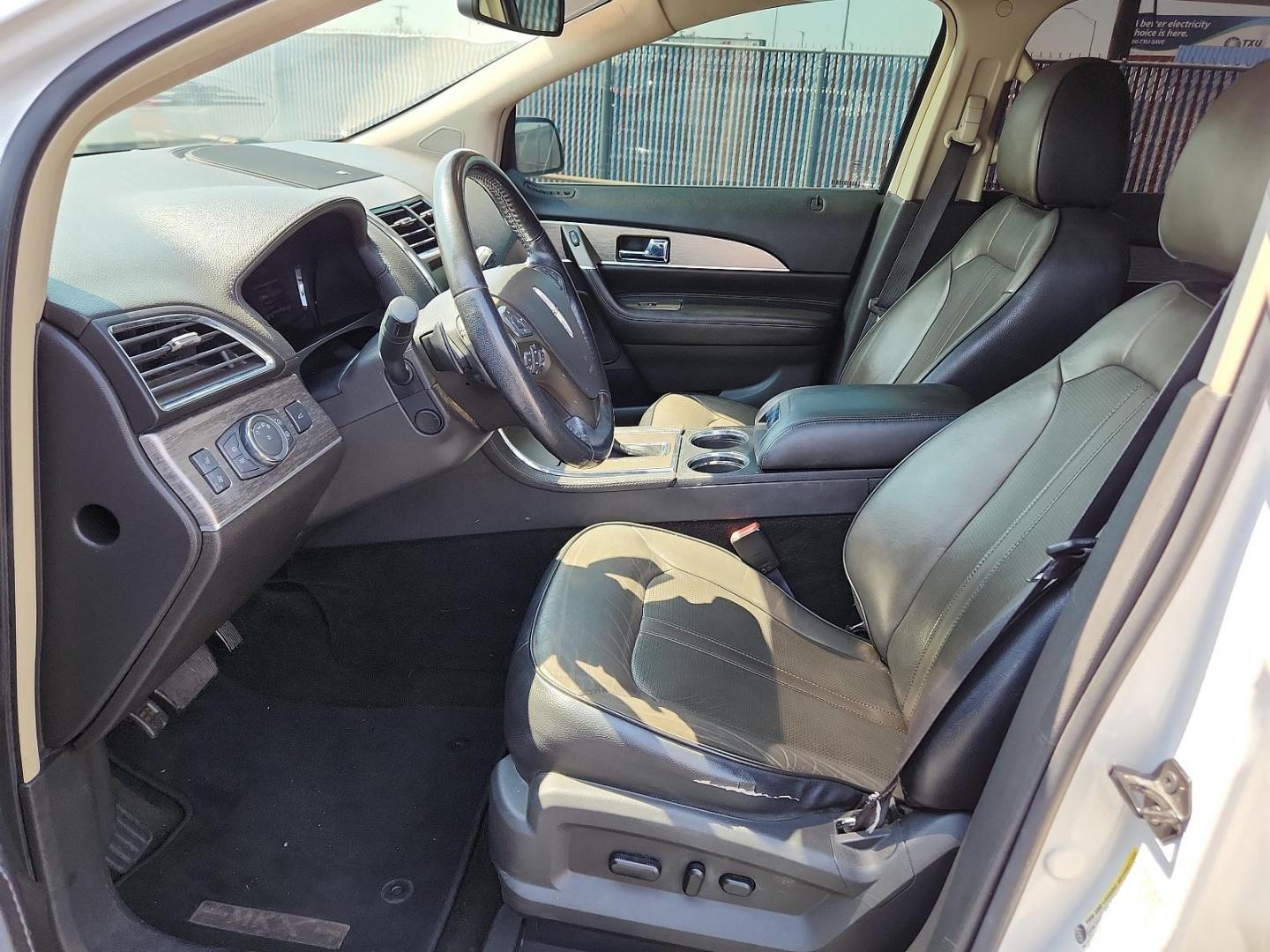 2013 WHITE Lincoln MKX FWD (2LMDJ6JK5DB) with an 3.7L TI-VCT V6 ENGINE engine, located at 4110 Avenue Q, Lubbock, 79412, 33.556553, -101.855820 - Photo#6