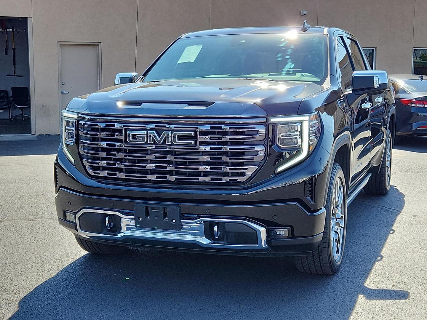 2024 BLACK /Brown GMC Sierra 1500 Denali Ultimate (1GTUUHEL0RZ) with an ENGINE, 6.2L ECOTEC3 V8 engine, located at 4110 Avenue Q, Lubbock, 79412, 33.556553, -101.855820 - Photo#4