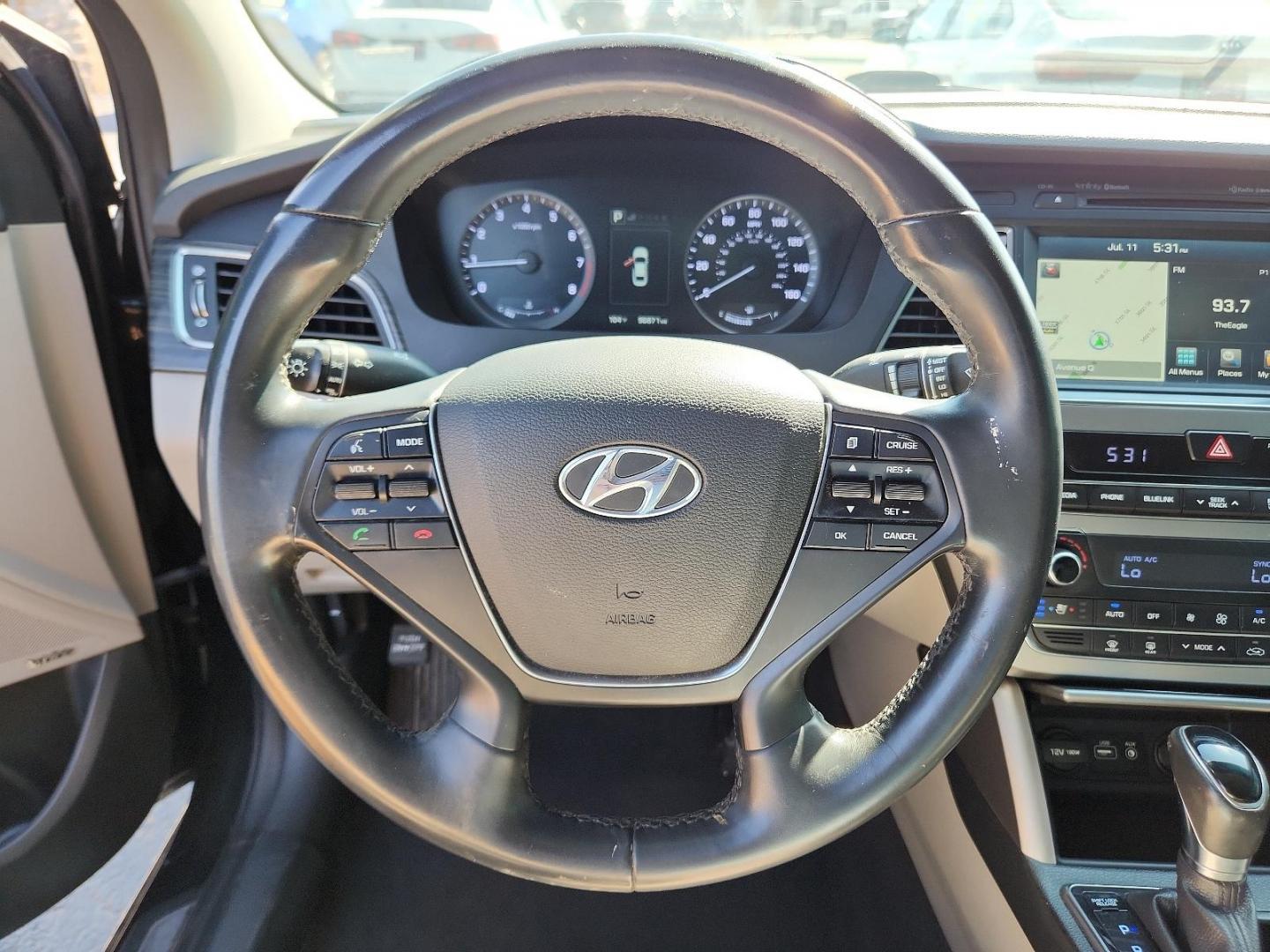 2017 BLACK Hyundai Sonata Limited (5NPE34AF7HH) with an Engine: 2.4L GDI 4-Cylinder engine, located at 4110 Avenue Q, Lubbock, 79412, 33.556553, -101.855820 - Photo#10