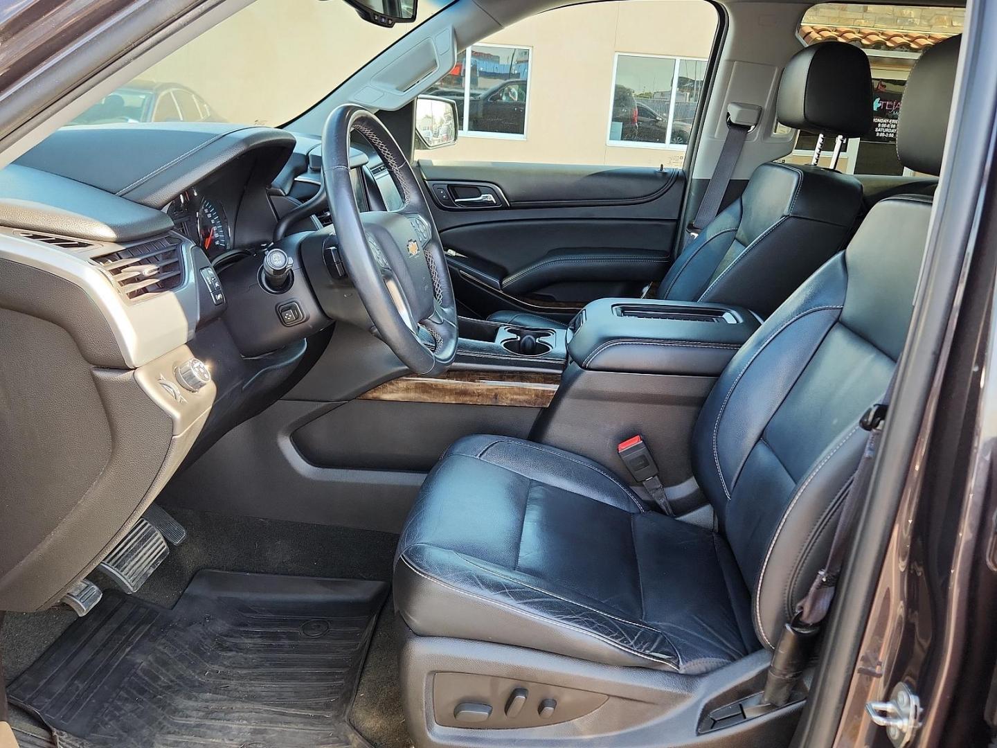 2016 GRAY Chevrolet Suburban LT (1GNSCHKC4GR) with an ENGINE, 5.3L V8 ECOTEC3 WITH ACTIVE FUEL MANAGEMENT, DIRECT INJECTION AND VARIABLE VALVE TIMING engine, located at 4110 Avenue Q, Lubbock, 79412, 33.556553, -101.855820 - 07/05/2024 KEY IN ENVELOPE GOD 07/13/2024 INSPECTION IN ENVELOPE GOD - Photo#6