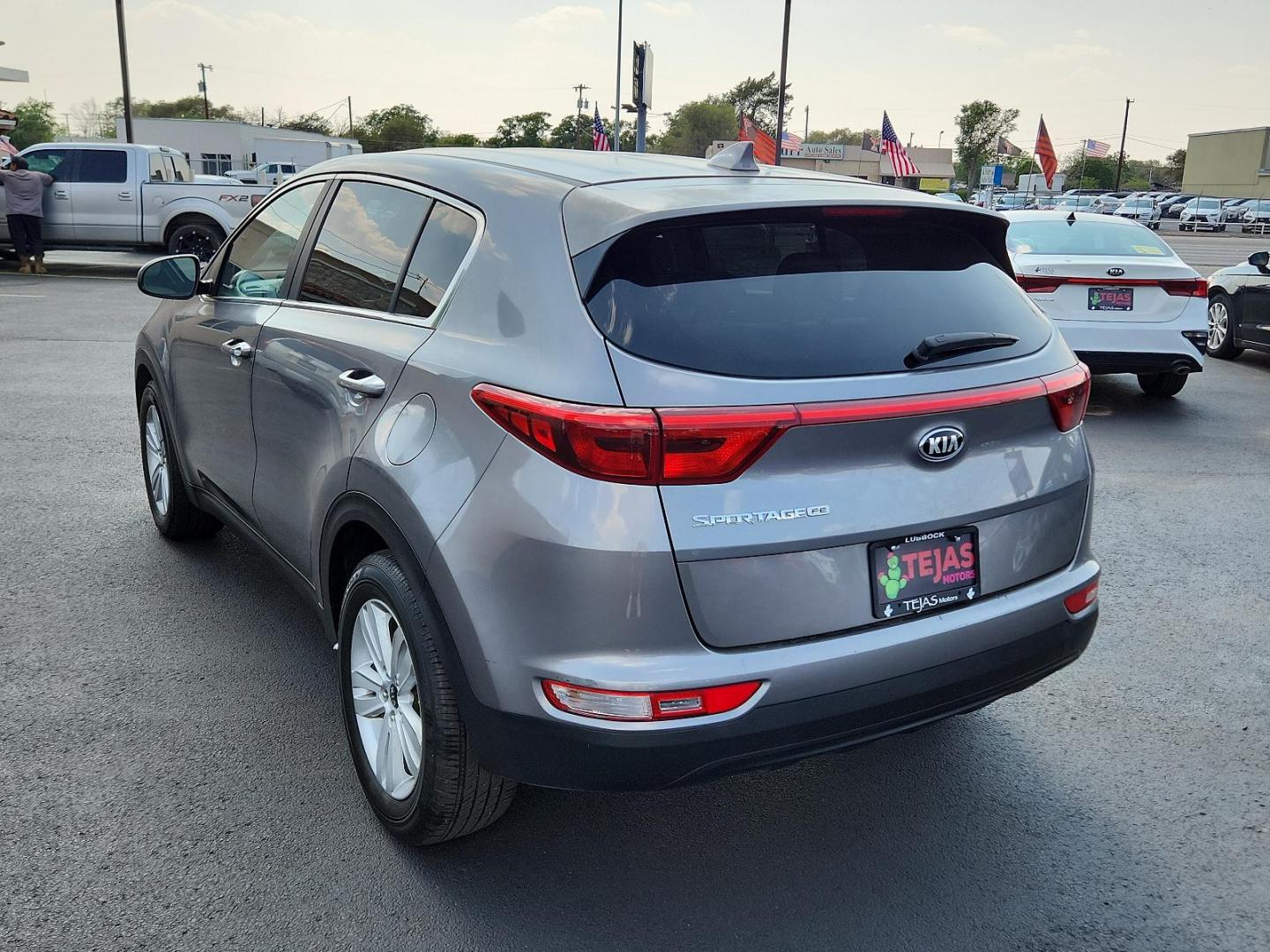 2017 Kia Sportage LX (KNDPM3AC5H7) with an Engine: 2.4L GDI DOHC 16V I4 -inc: dual CVVT engine, located at 4110 Avenue Q, Lubbock, 79412, 33.556553, -101.855820 - Photo#2