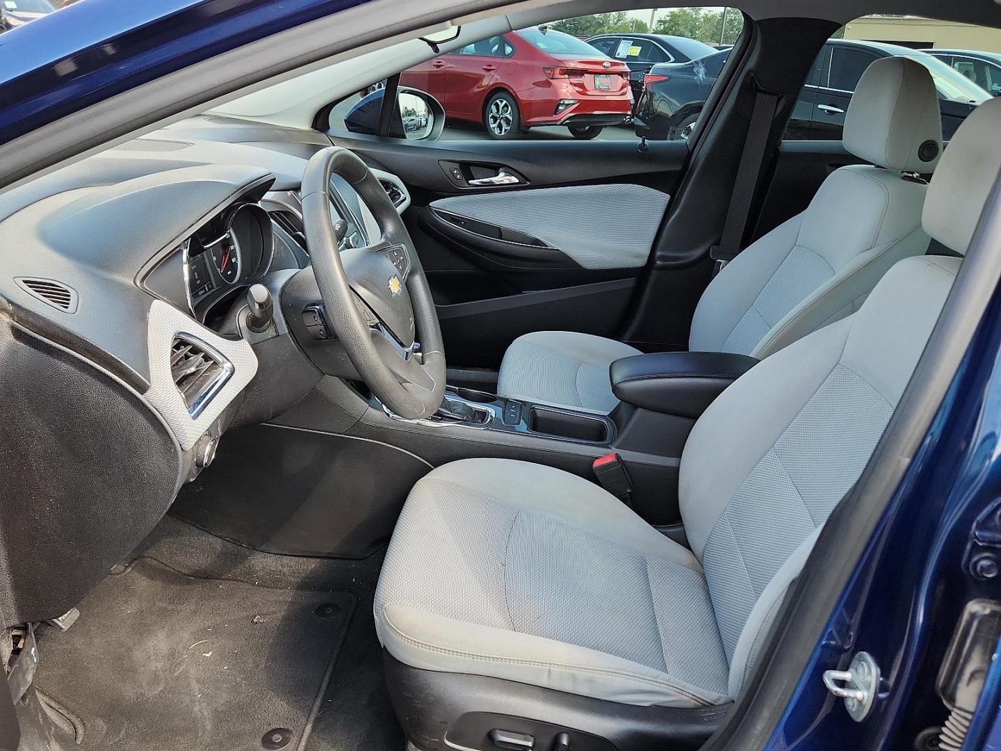 2019 BLUE Chevrolet Cruze LT (1G1BE5SMXK7) with an ENGINE, 1.4L TURBO DOHC 4-CYLINDER DI engine, located at 4110 Avenue Q, Lubbock, 79412, 33.556553, -101.855820 - Photo#6