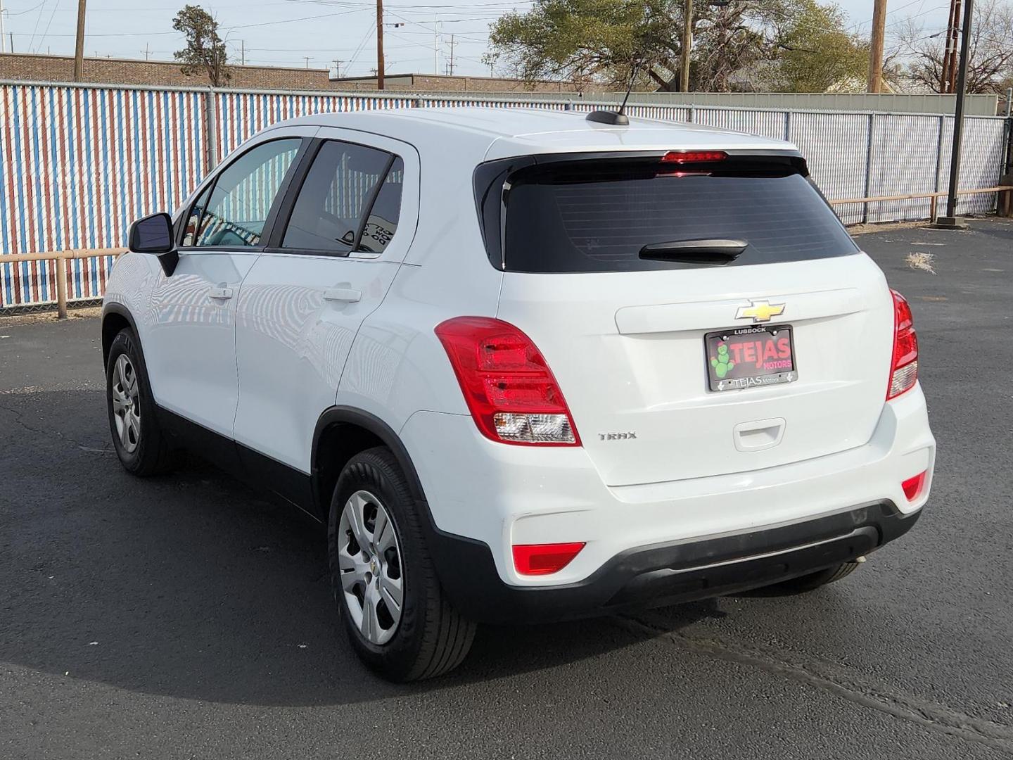 2017 WHITE Chevrolet Trax LS (KL7CJKSB0HB) with an ENGINE, ECOTEC TURBO 1.4L VARIABLE VALVE TIMING DOHC 4-CYLINDER SEQUENTIAL MFI engine, located at 4110 Avenue Q, Lubbock, 79412, 33.556553, -101.855820 - 08/02/2024 INSPECTION IN ENVELOPE GOD 08/09/2024 KEY IN ENVELOPE GOD - Photo#2