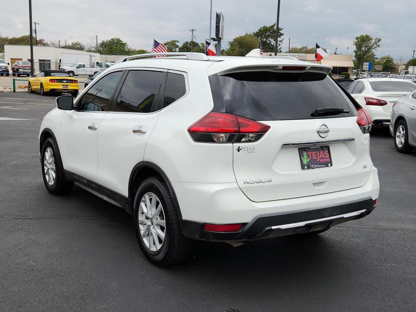 2017 WHITE Nissan Rogue SV (KNMAT2MT9HP) with an Engine: 2.5L DOHC 16-Valve I4 -inc: ECO mode engine, located at 4110 Avenue Q, Lubbock, 79412, 33.556553, -101.855820 - 08/30/2024 KEY IN ENVELOPE GOD 09/05/2024 INSPECTION IN ENVELOPE GOD - Photo#2