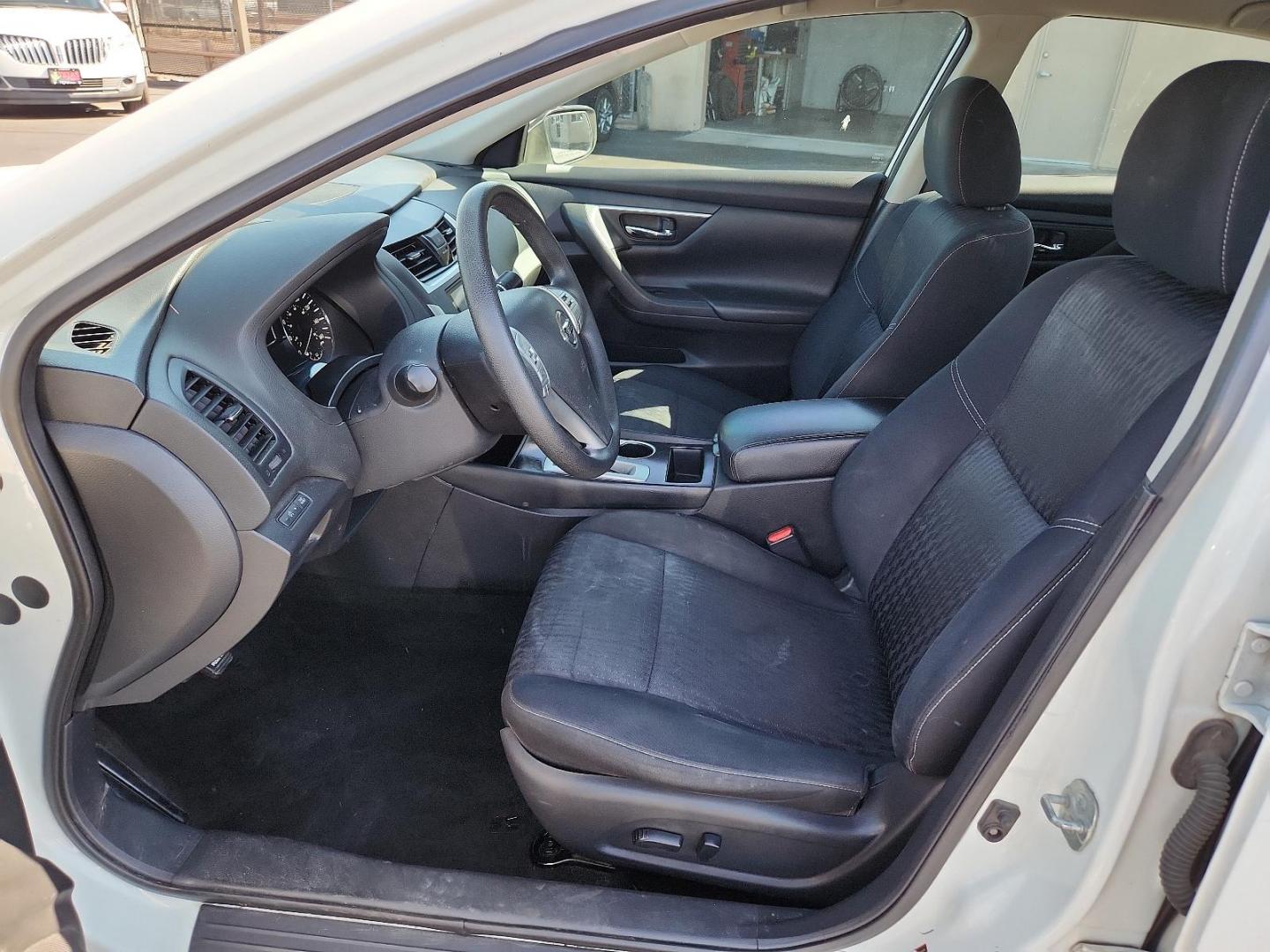 2018 WHITE Nissan Altima 2.5 S (1N4AL3AP3JC) with an Engine: 2.5L DOHC 16-Valve 4-Cylinder engine, located at 4110 Avenue Q, Lubbock, 79412, 33.556553, -101.855820 - 09/10/2024 INSPECTION IN ENVELOPE GOD 09/12/2024 KEY IN ENVELOPE GOD - Photo#6