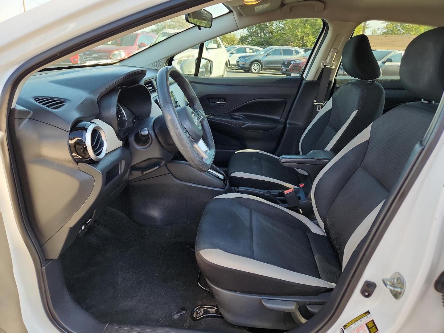 2020 WHITE Nissan Versa SV (3N1CN8EV1LL) with an Engine: 1.6L DOHC 16-Valve 4-Cylinder engine, located at 4110 Avenue Q, Lubbock, 79412, 33.556553, -101.855820 - 09/21/2024 INSPECTION IN ENVELOPE GOD 09/27/2024 KEY IN ENVELOPE GOD - Photo#6