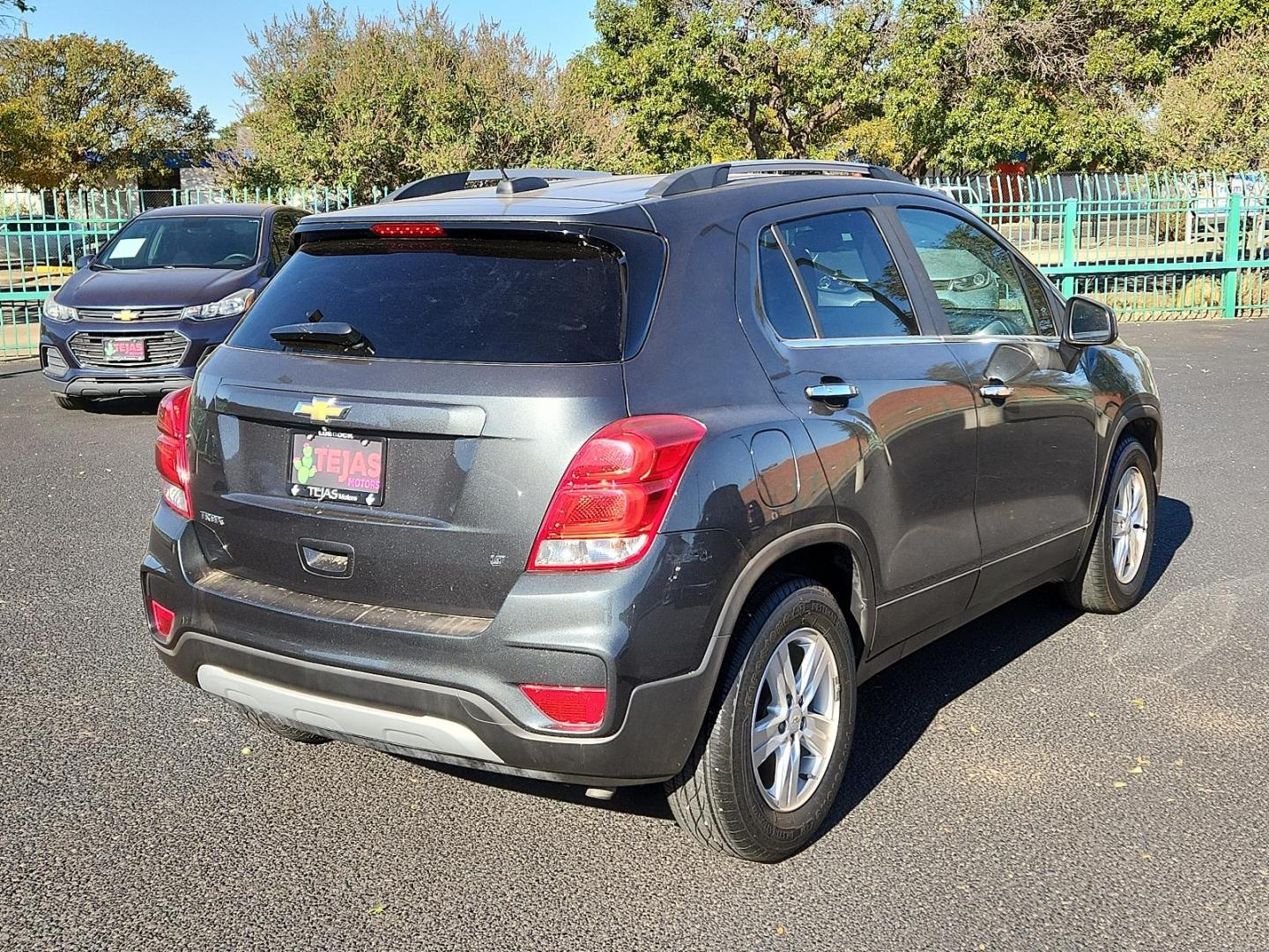 2018 GRAY Chevrolet Trax LT (KL7CJLSB0JB) with an ENGINE, ECOTEC TURBO 1.4L VARIABLE VALVE TIMING DOHC 4-CYLINDER SEQUENTIAL MFI engine, located at 4110 Avenue Q, Lubbock, 79412, 33.556553, -101.855820 - Photo#1