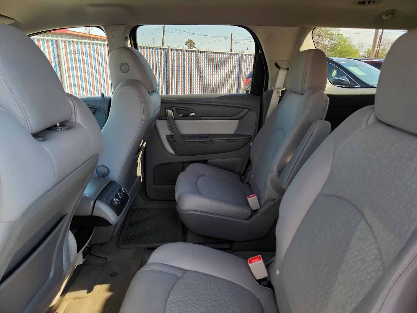 2015 SILVER GMC Acadia SLE (1GKKRPKD3FJ) with an ENGINE, 3.6L SIDI V6 engine, located at 4110 Avenue Q, Lubbock, 79412, 33.556553, -101.855820 - 10/04/2024 INSPECTION IN ENVELOPE GOD 10/03/2024 KEY IN ENVELOPE GOD - Photo#4