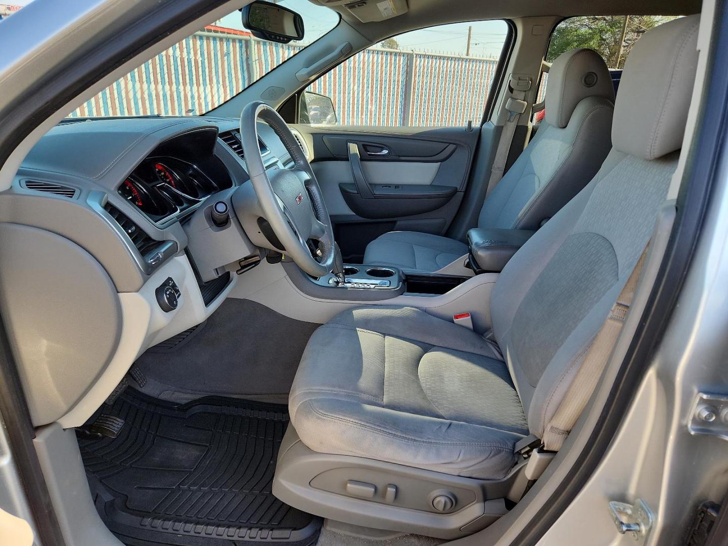 2015 SILVER GMC Acadia SLE (1GKKRPKD3FJ) with an ENGINE, 3.6L SIDI V6 engine, located at 4110 Avenue Q, Lubbock, 79412, 33.556553, -101.855820 - 10/04/2024 INSPECTION IN ENVELOPE GOD 10/03/2024 KEY IN ENVELOPE GOD - Photo#6