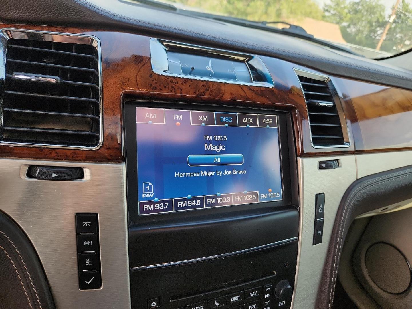 2014 WHITE Cadillac Escalade ESV Platinum (1GYS4KEF6ER) with an ENGINE, VORTEC 6.2L VARIABLE VALVE TIMING V8 SFI, ACTIVE FUEL MANAGEMENT, WITH E85 FLEXFUEL CAPABILITY engine, located at 4110 Avenue Q, Lubbock, 79412, 33.556553, -101.855820 - 10/11/2024 INSPECTION IN ENVELOPE GOD 10/12/2024 KEY IN ENVELOPE GOD - Photo#8