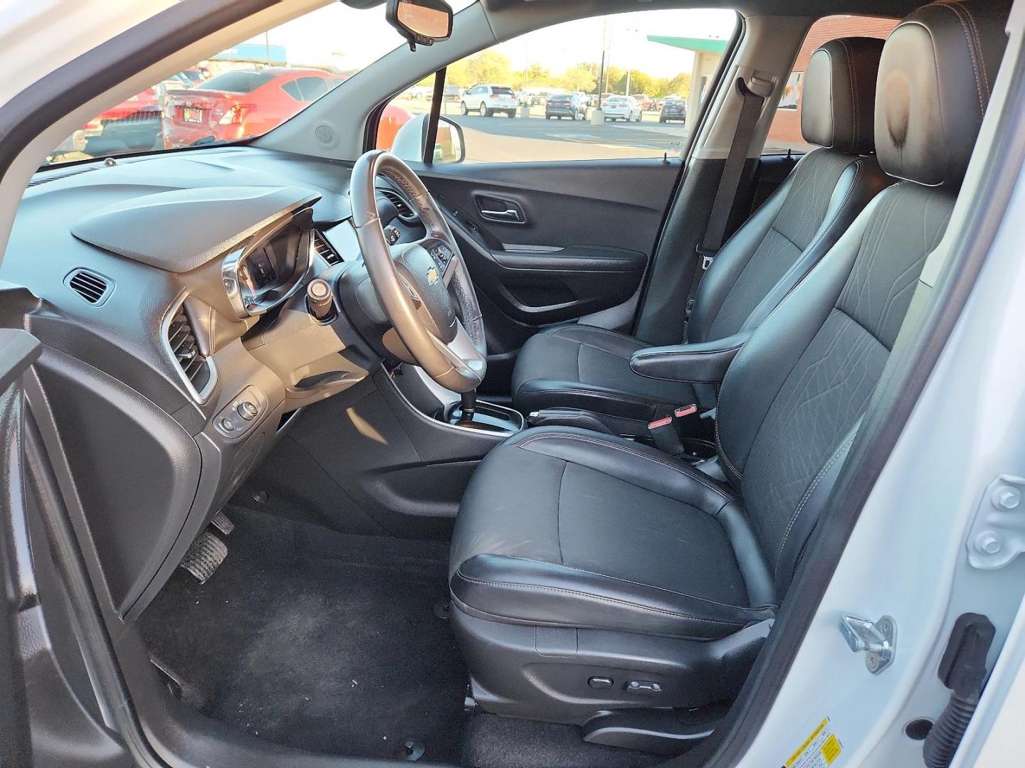 2020 WHITE Chevrolet Trax LT (KL7CJLSB5LB) with an ENGINE, ECOTEC TURBO 1.4L VARIABLE VALVE TIMING DOHC 4-CYLINDER SEQUENTIAL MFI engine, located at 4110 Avenue Q, Lubbock, 79412, 33.556553, -101.855820 - 11/01/2024 INSPECTION IN ENVELOPE GOD 11/07/2024 key in envelope god - Photo#6