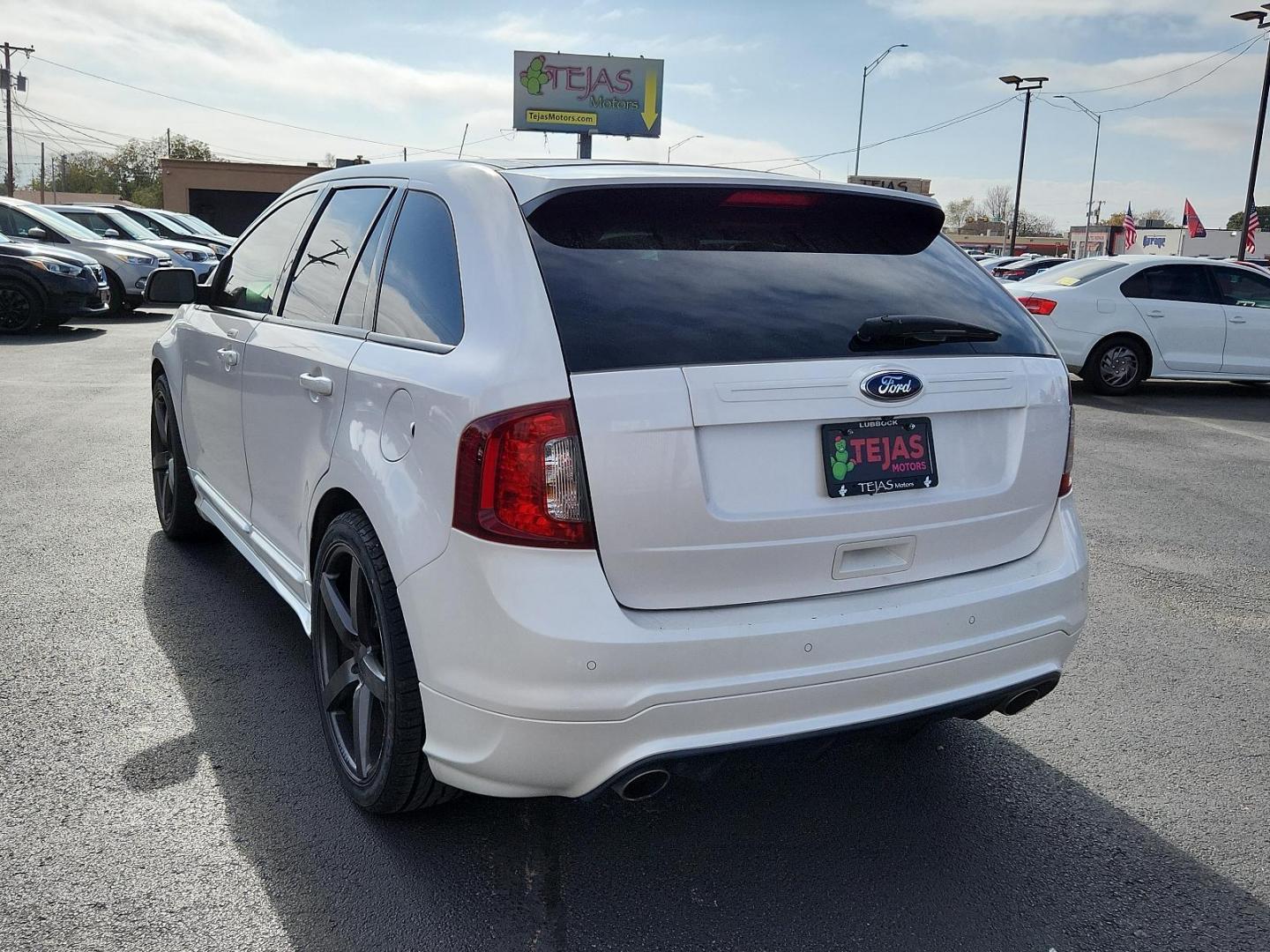 2013 WHITE /Grey Ford Edge Sport (2FMDK3AK4DB) with an 3.7L TI-VCT V6 ENGINE engine, located at 4110 Avenue Q, Lubbock, 79412, 33.556553, -101.855820 - 11/27/2024 KEY IN ENVELOPE GOD 11/30/2024 INSPECTION IN ENVELOPE GOD - Photo#3