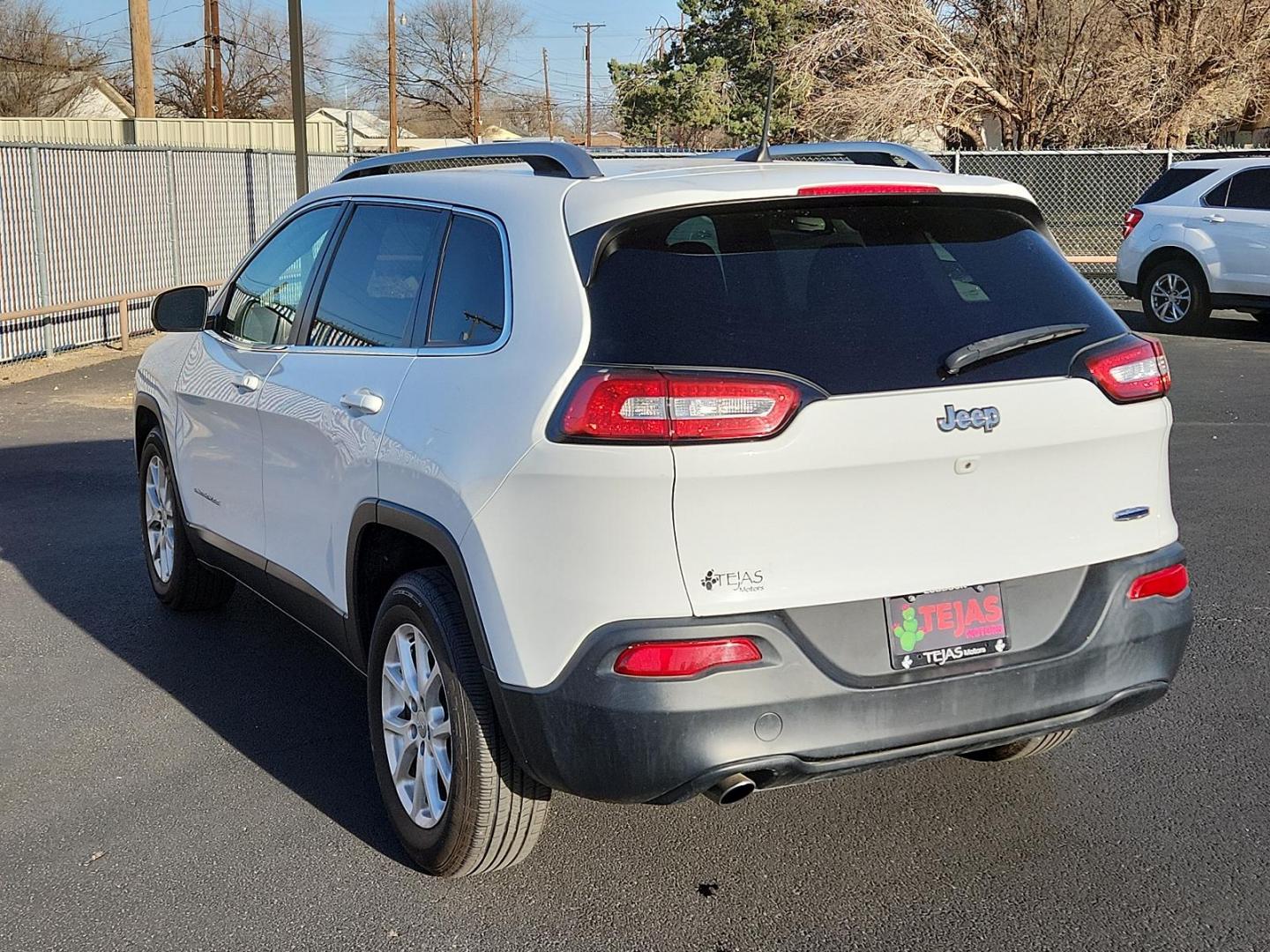 2016 WHITE Jeep Cherokee Latitude (1C4PJLCB9GW) with an ENGINE: 2.4L I4 MULTIAIR engine, located at 4110 Avenue Q, Lubbock, 79412, 33.556553, -101.855820 - 12/21/2024 INSPECTION IN ENVELOPE GOD 12/26/2024 KEY IN ENVELOPE GOD - Photo#2