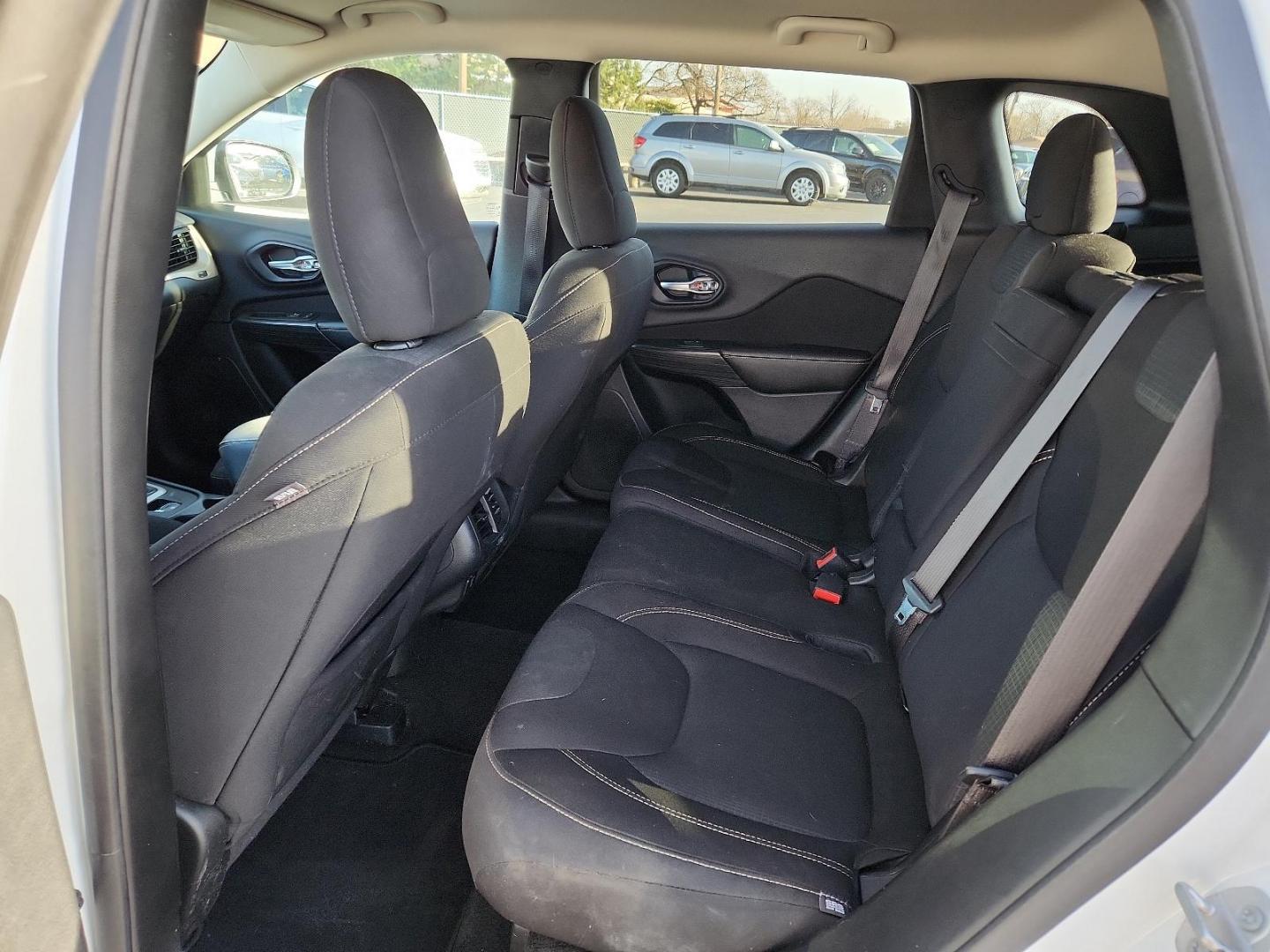 2016 WHITE Jeep Cherokee Latitude (1C4PJLCB9GW) with an ENGINE: 2.4L I4 MULTIAIR engine, located at 4110 Avenue Q, Lubbock, 79412, 33.556553, -101.855820 - 12/21/2024 INSPECTION IN ENVELOPE GOD 12/26/2024 KEY IN ENVELOPE GOD - Photo#4