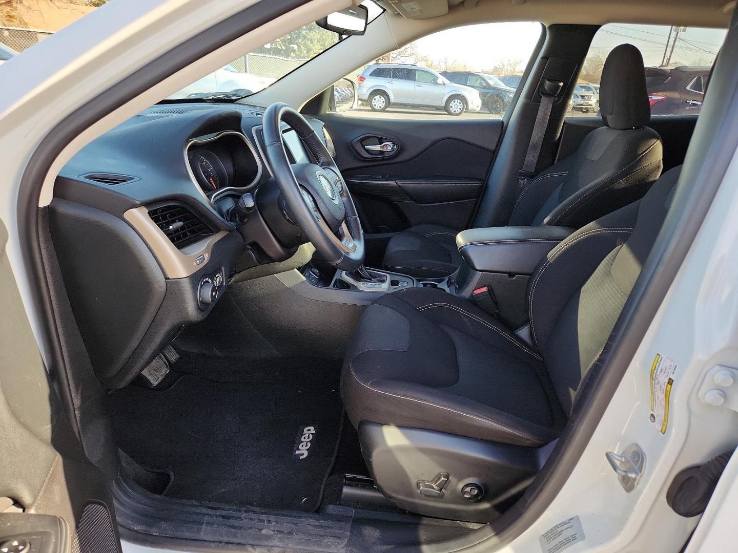 2016 WHITE Jeep Cherokee Latitude (1C4PJLCB9GW) with an ENGINE: 2.4L I4 MULTIAIR engine, located at 4110 Avenue Q, Lubbock, 79412, 33.556553, -101.855820 - 12/21/2024 INSPECTION IN ENVELOPE GOD 12/26/2024 KEY IN ENVELOPE GOD - Photo#6