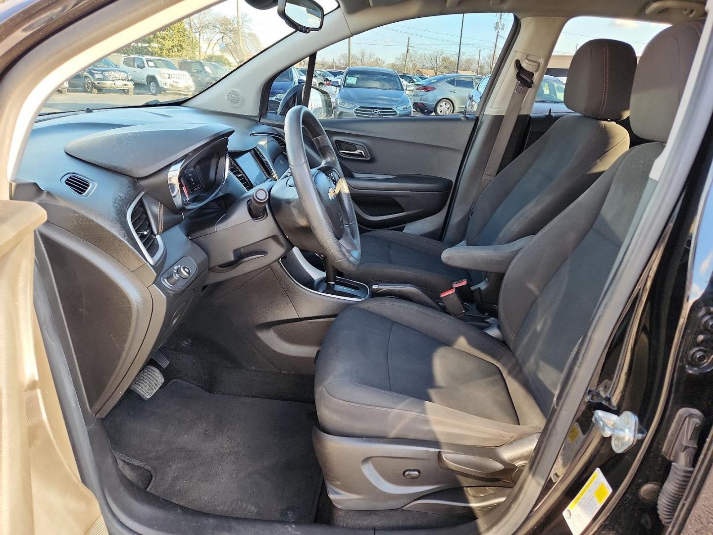 2021 BLACK Chevrolet Trax LS (KL7CJKSB0MB) with an ENGINE, ECOTEC TURBO 1.4L VARIABLE VALVE TIMING DOHC 4-CYLINDER SEQUENTIAL MFI engine, located at 4110 Avenue Q, Lubbock, 79412, 33.556553, -101.855820 - Photo#6