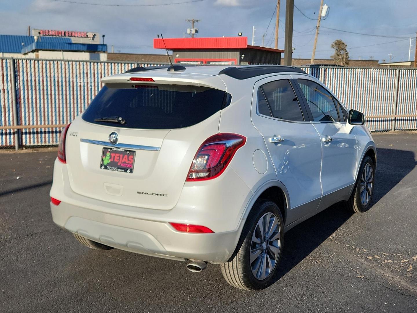 2020 WHITE Buick Encore Preferred (KL4CJASB2LB) with an ENGINE, ECOTEC TURBO 1.4L VARIABLE VALVE TIMING DOHC 4-CYLINDER SEQUENTIAL MFI engine, located at 4110 Avenue Q, Lubbock, 79412, 33.556553, -101.855820 - Photo#1