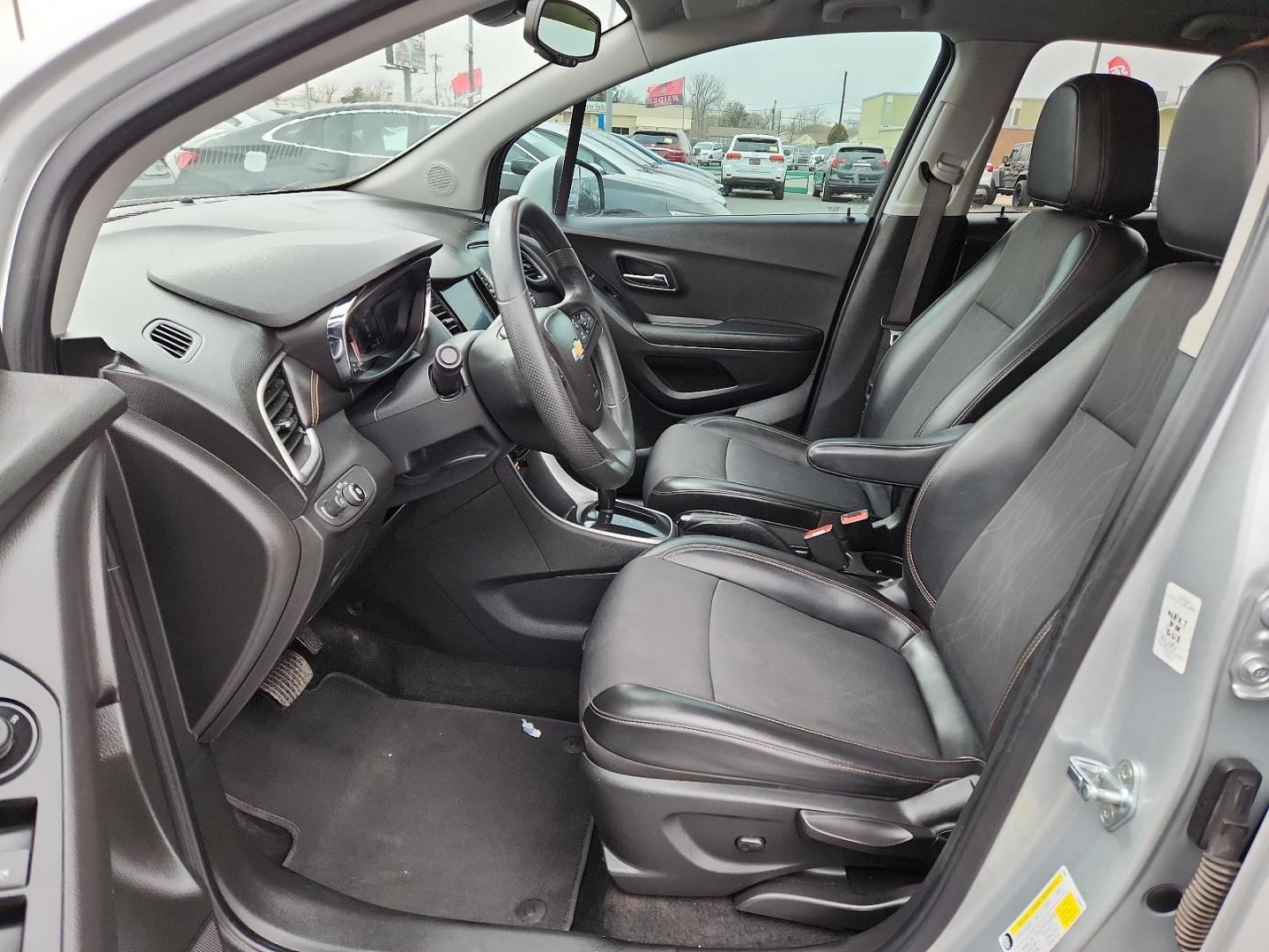 2021 SILVER Chevrolet Trax LT (KL7CJPSB8MB) with an ENGINE, ECOTEC TURBO 1.4L VARIABLE VALVE TIMING DOHC 4-CYLINDER SEQUENTIAL MFI engine, located at 4110 Avenue Q, Lubbock, 79412, 33.556553, -101.855820 - 02/08/2025 KEY IN ENVELOPE GOD - Photo#6