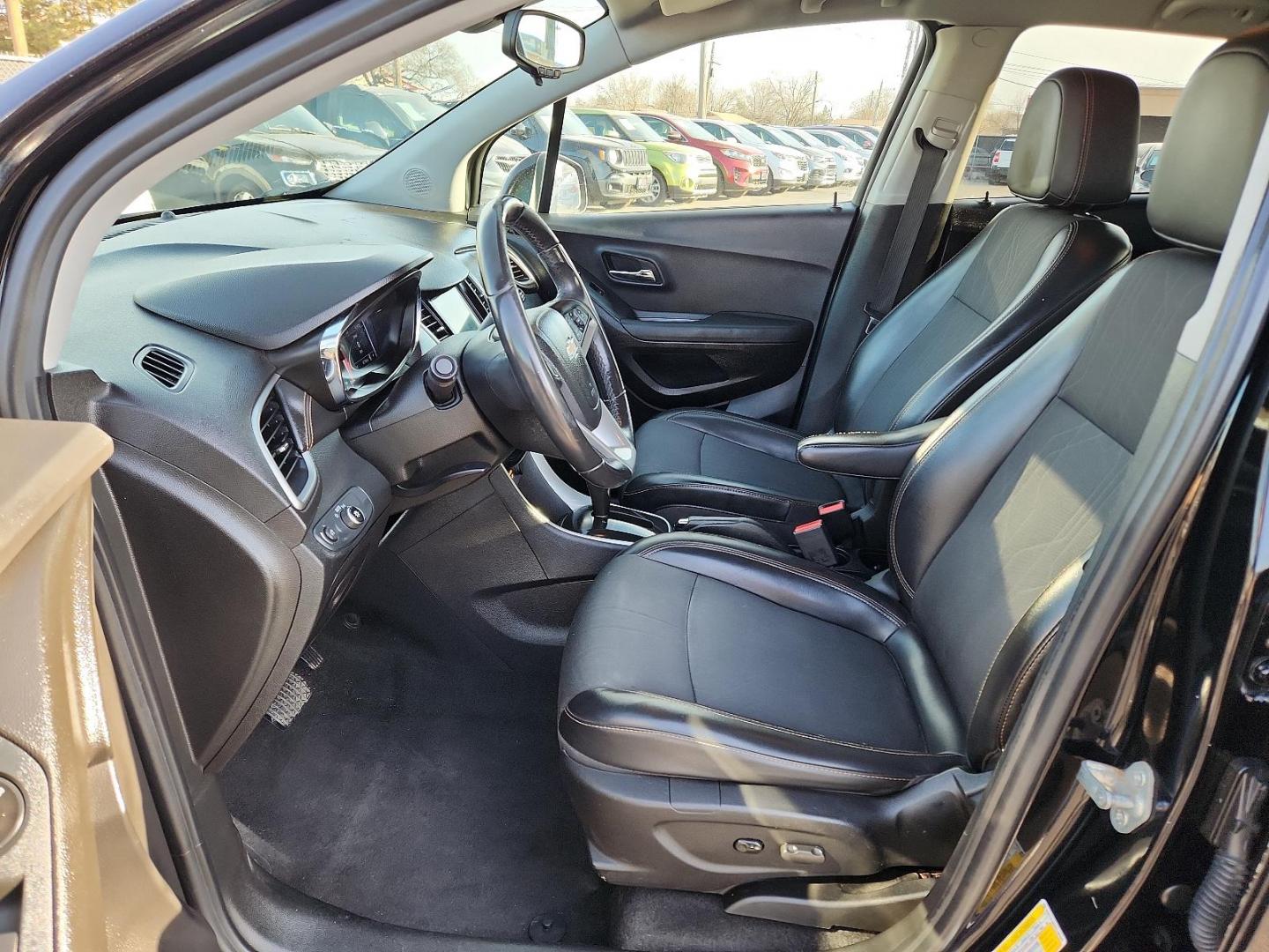 2019 BLACK Chevrolet Trax LT (3GNCJLSB2KL) with an ENGINE, ECOTEC TURBO 1.4L VARIABLE VALVE TIMING DOHC 4-CYLINDER SEQUENTIAL MFI engine, located at 4110 Avenue Q, Lubbock, 79412, 33.556553, -101.855820 - 02/13/2025 KEY IN ENVELOPE GOD - Photo#6