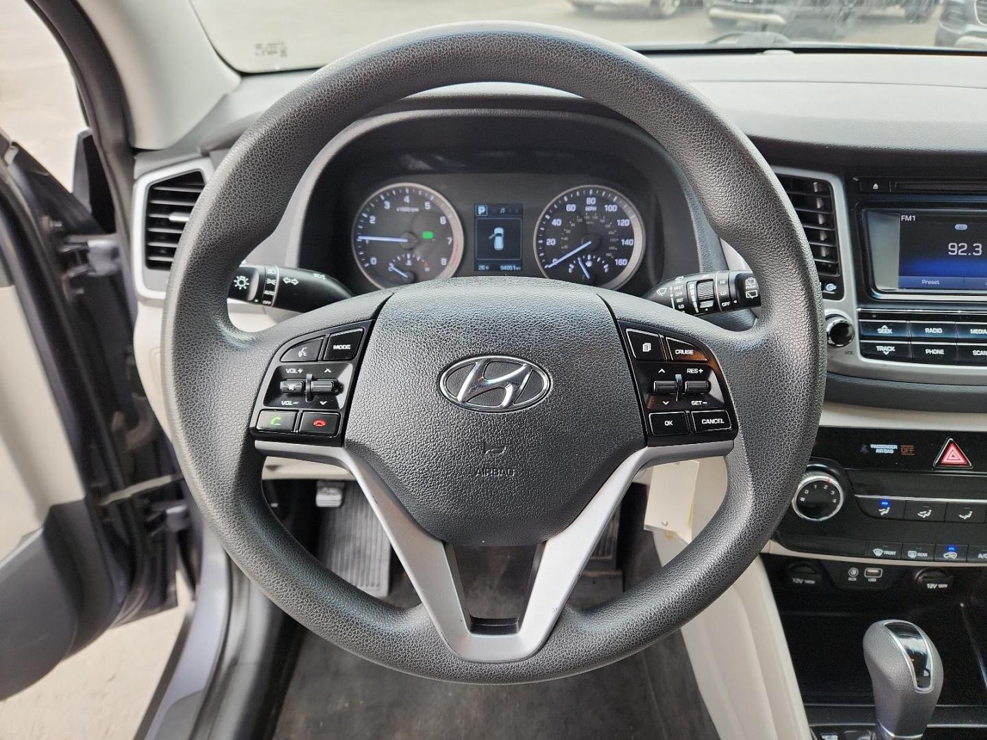 2016 GRAY Hyundai Tucson SE (KM8J23A44GU) with an Engine: 2.0L DOHC 16V I4 w/CVVT MPI engine, located at 4110 Avenue Q, Lubbock, 79412, 33.556553, -101.855820 - 02/20/2025 KEY IN ENVELOPE GOD - Photo#10