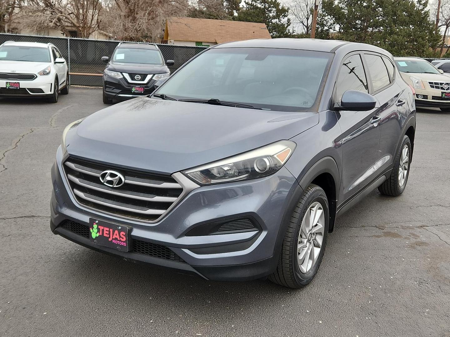 2016 GRAY Hyundai Tucson SE (KM8J23A44GU) with an Engine: 2.0L DOHC 16V I4 w/CVVT MPI engine, located at 4110 Avenue Q, Lubbock, 79412, 33.556553, -101.855820 - 02/20/2025 KEY IN ENVELOPE GOD - Photo#3