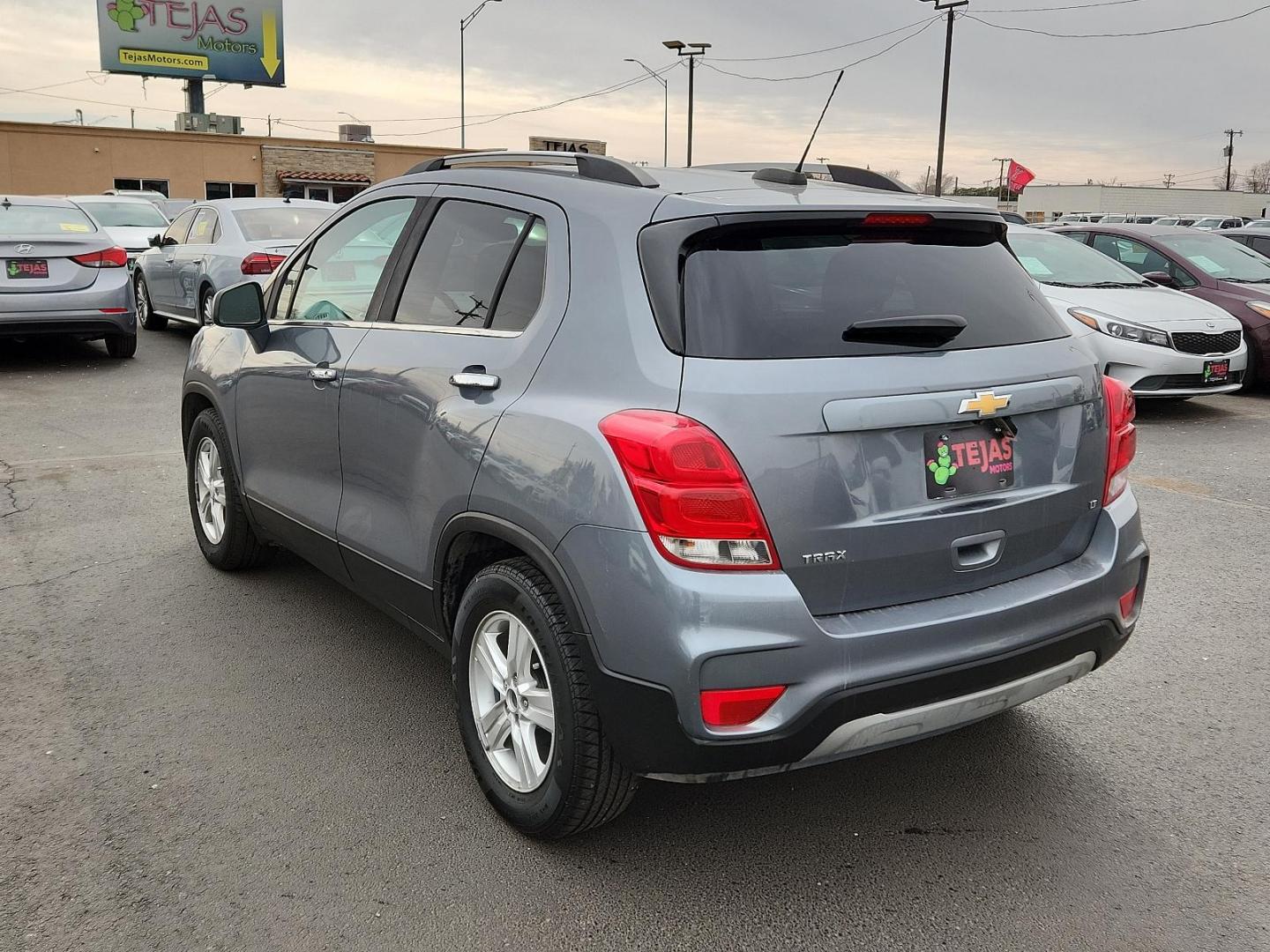 2019 GRAY Chevrolet Trax LT (KL7CJLSB0KB) with an ENGINE, ECOTEC TURBO 1.4L VARIABLE VALVE TIMING DOHC 4-CYLINDER SEQUENTIAL MFI engine, located at 4110 Avenue Q, Lubbock, 79412, 33.556553, -101.855820 - Photo#2