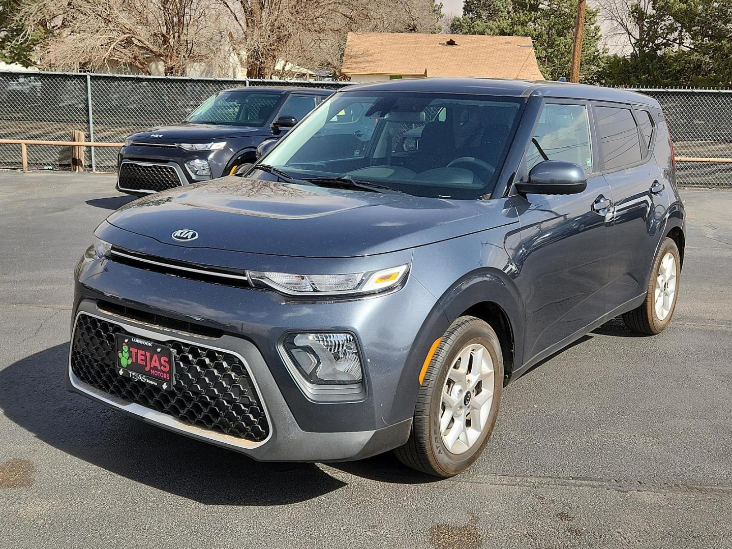 2020 GRAY Kia Soul S (KNDJ23AU4L7) with an Engine: 2.0L 4-Cyl DOHC D-CVVT MPI -inc: idle stop and go engine, located at 4110 Avenue Q, Lubbock, 79412, 33.556553, -101.855820 - 02/25/2025 KEY IN ENVELOPE GOD - Photo#3